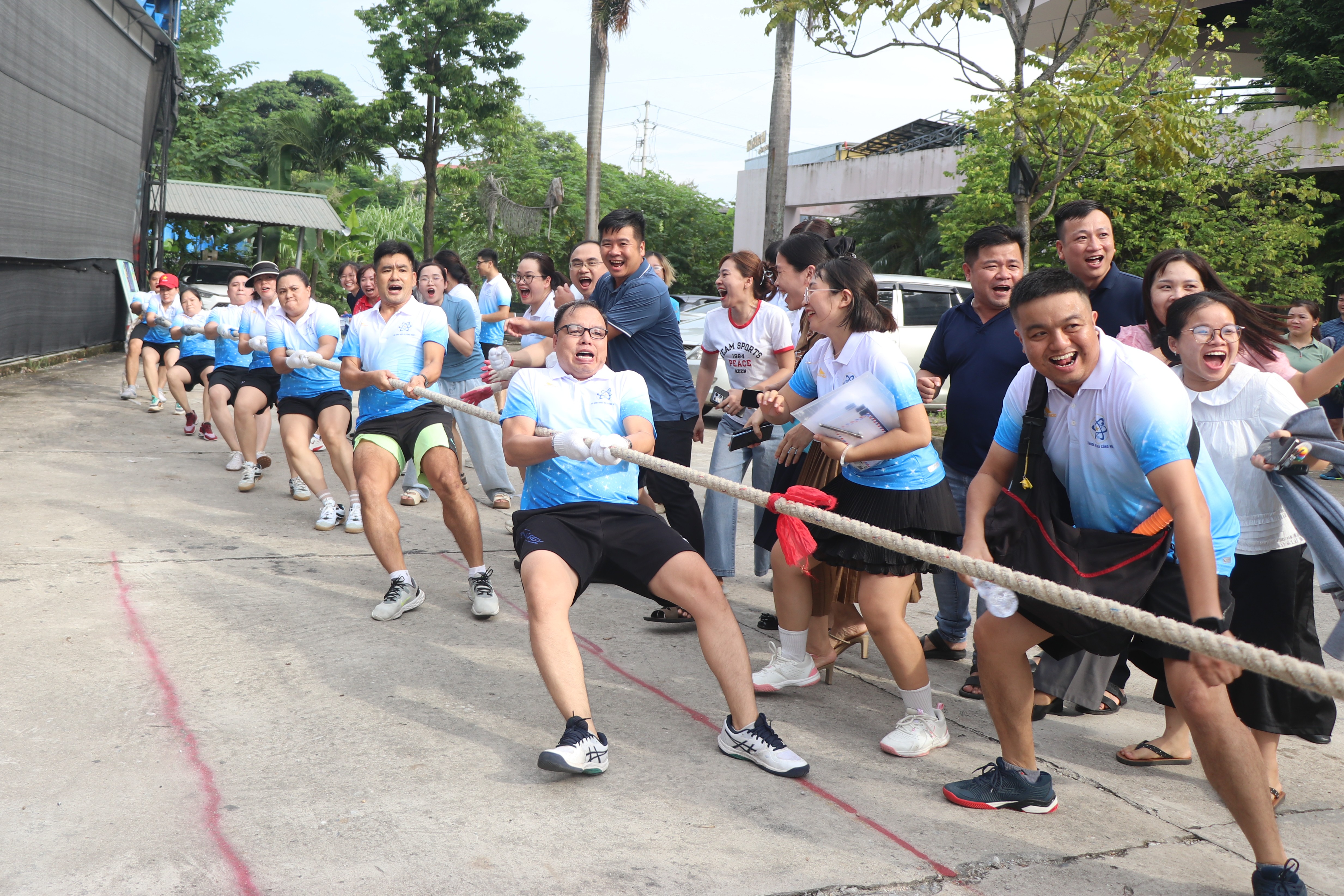 Sôi nổi các trận thi đấu Pickleball và Kéo co tập thể trong ngày cuối cùng của Giải thể thao Khối thi đua Tham mưu - Tổng hợp năm 2026