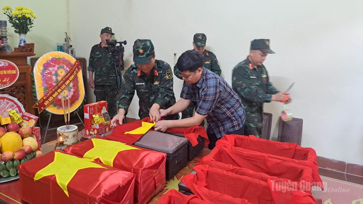 Đưa 8 hài cốt liệt sĩ về nơi quy tập