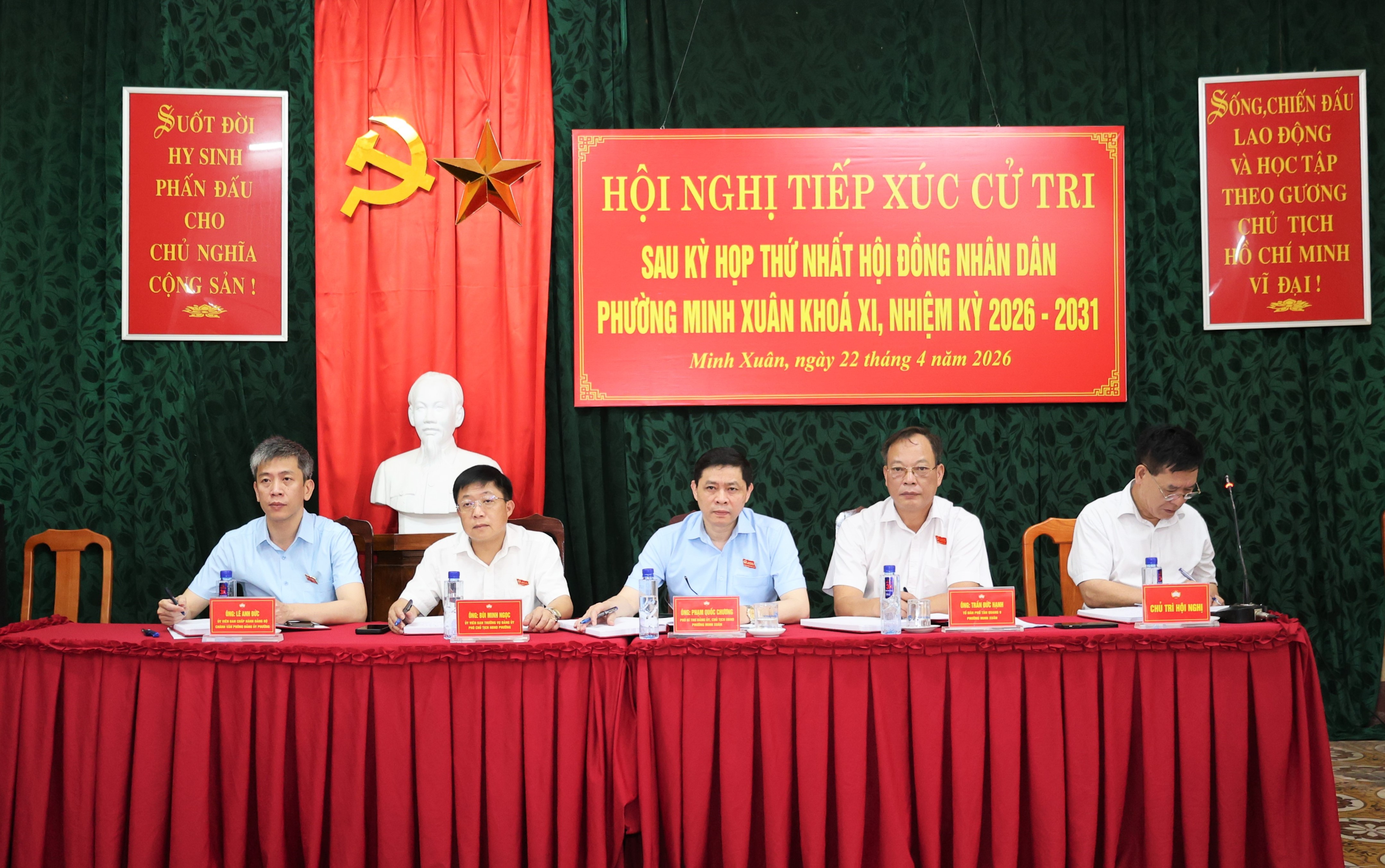 Đồng chí Chủ tịch Ủy ban nhân dân phường Phạm Quốc Chương và tổ đại biểu số 6, HĐND phường Minh Xuân – Tiếp xúc cử tri các tổ dân phố Tân Quang sau kỳ họp thứ nhất HĐND phường khóa XI, nhiệm kỳ 2026-2031