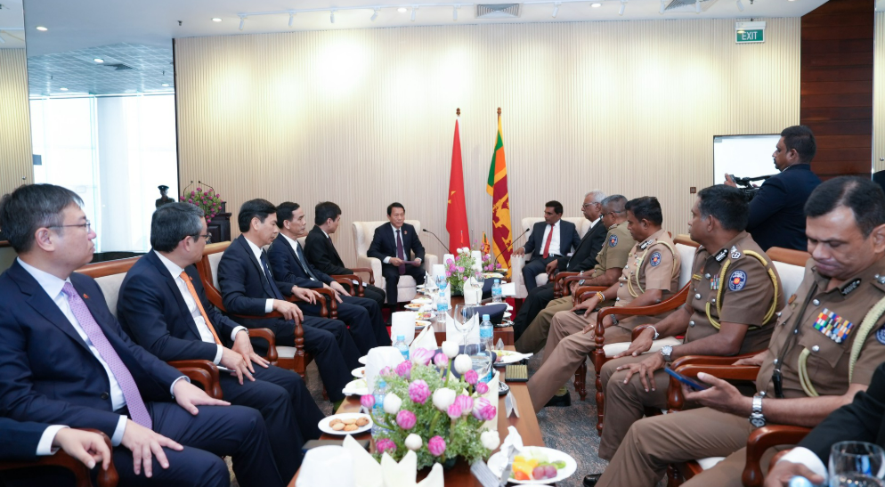 BỘ TRƯỞNG LƯƠNG TAM QUANG HỘI ĐÀM VỚI BỘ TRƯỞNG BỘ CÔNG AN VÀ CÁC VẤN ĐỀ NGHỊ VIỆN SRI LANKA