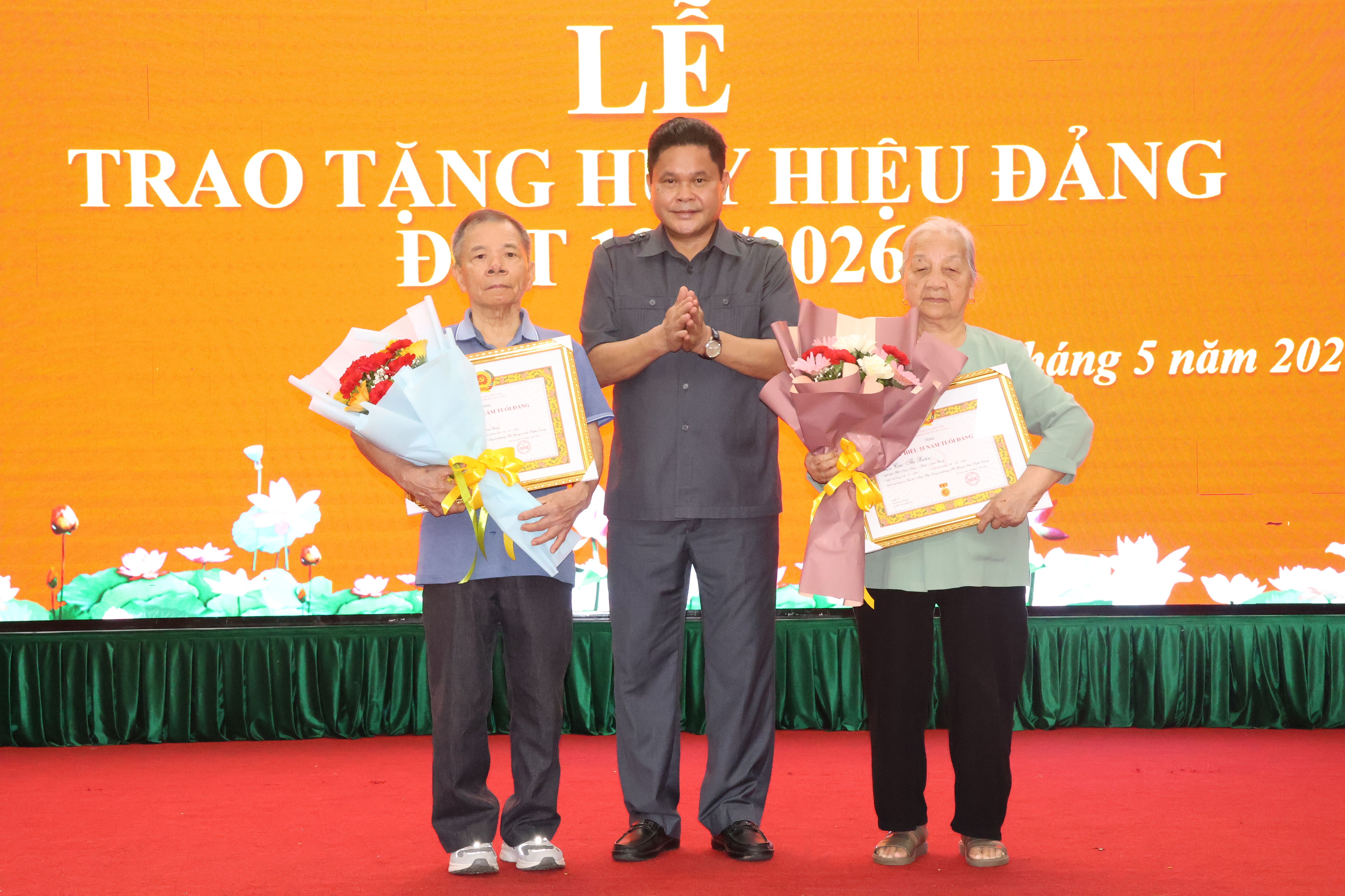 Phường Hà Giang 2 tổ chức Lễ trao Huy hiệu Đảng đợt 19/5/2026