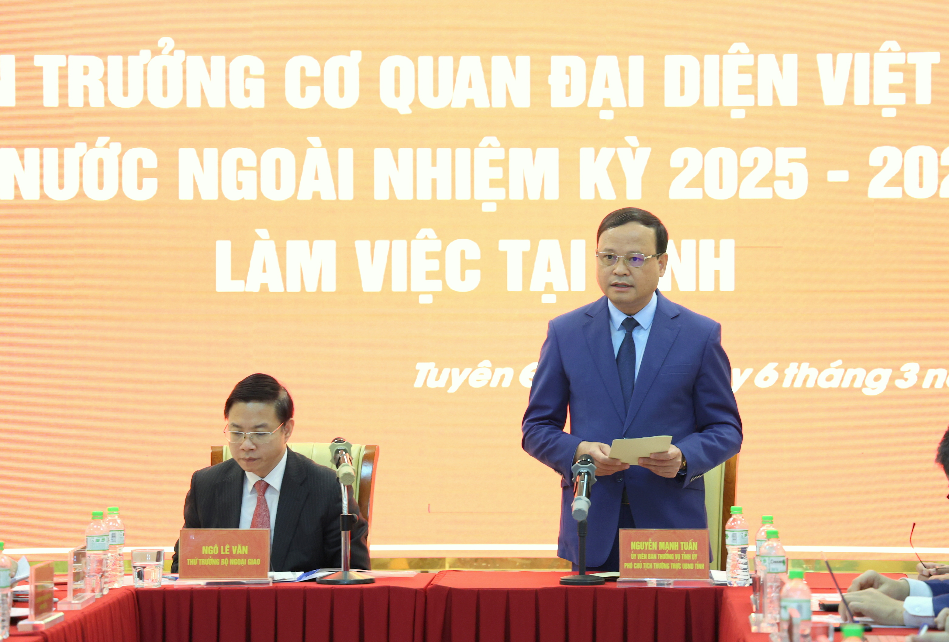 Phó Chủ tịch Thường trực UBND tỉnh Nguyễn Mạnh Tuấn tiếp, làm việc với Đoàn Trưởng Cơ quan đại diện Việt Nam ở nước ngoài