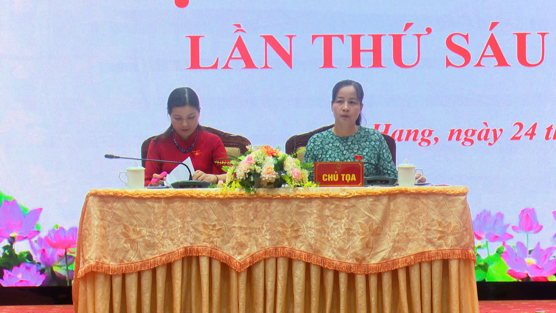 Kỳ họp chuyên đề lần thứ sáu, HĐND xã Nà Hang khóa I