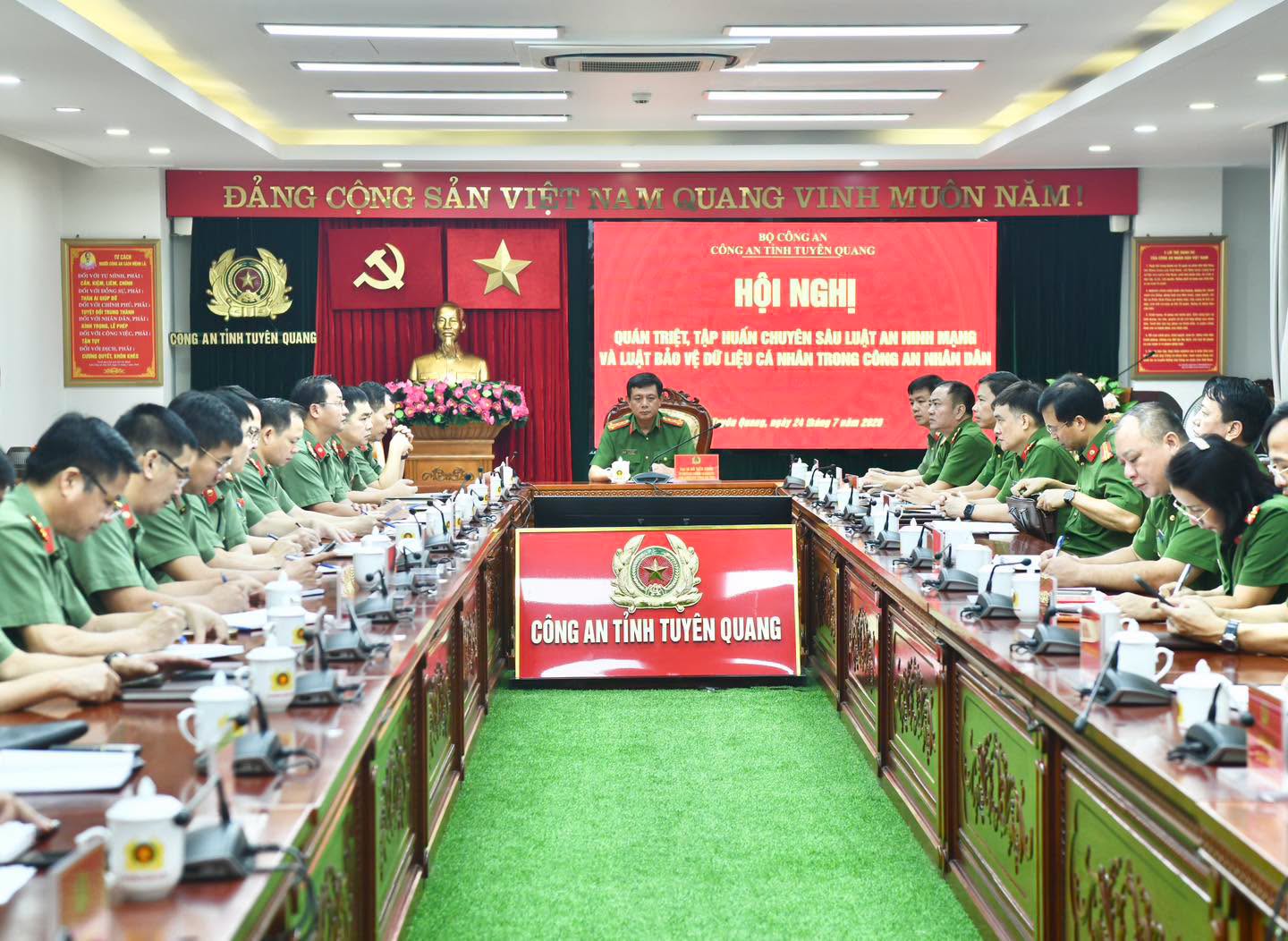 CÔNG AN TỈNH TUYÊN QUANG THAM DỰ TẬP HUẤN LUẬT AN NINH MẠNG VÀ LUẬT BẢO VỆ DỮ LIỆU CÁ NHÂN