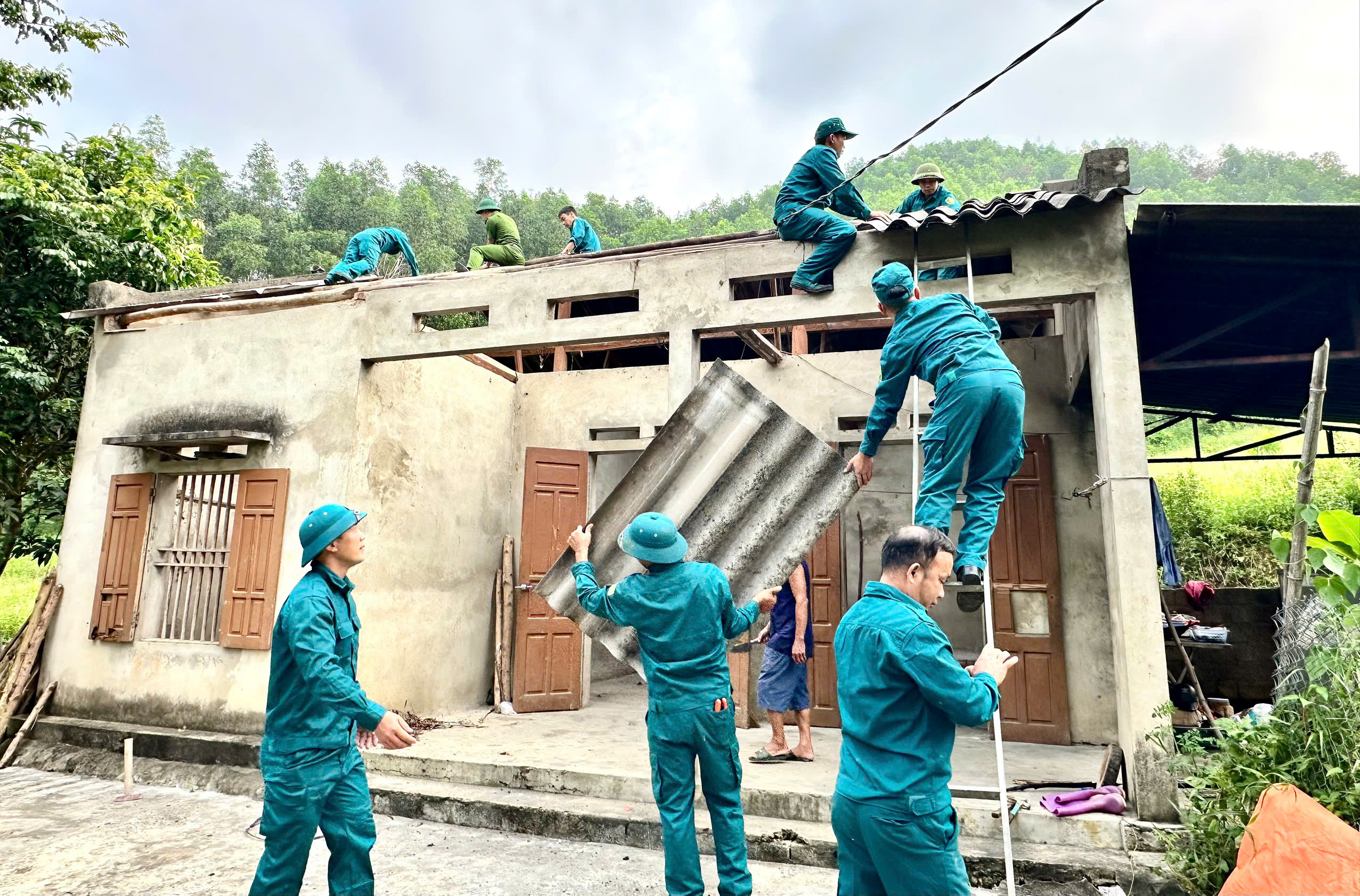 Ấm tình quân dân dưới mái nhà tri ân
