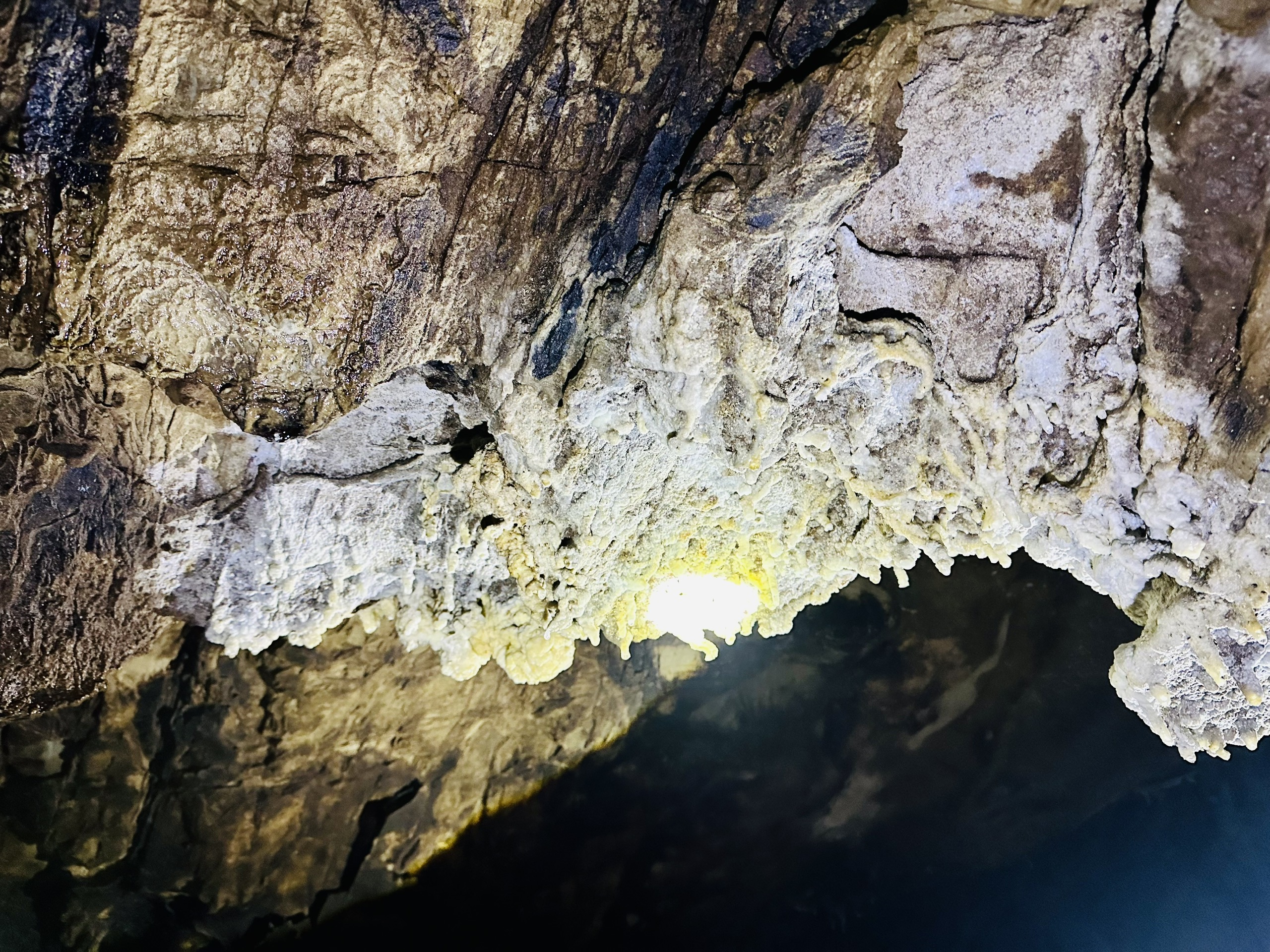 hang thủng 4.jpg