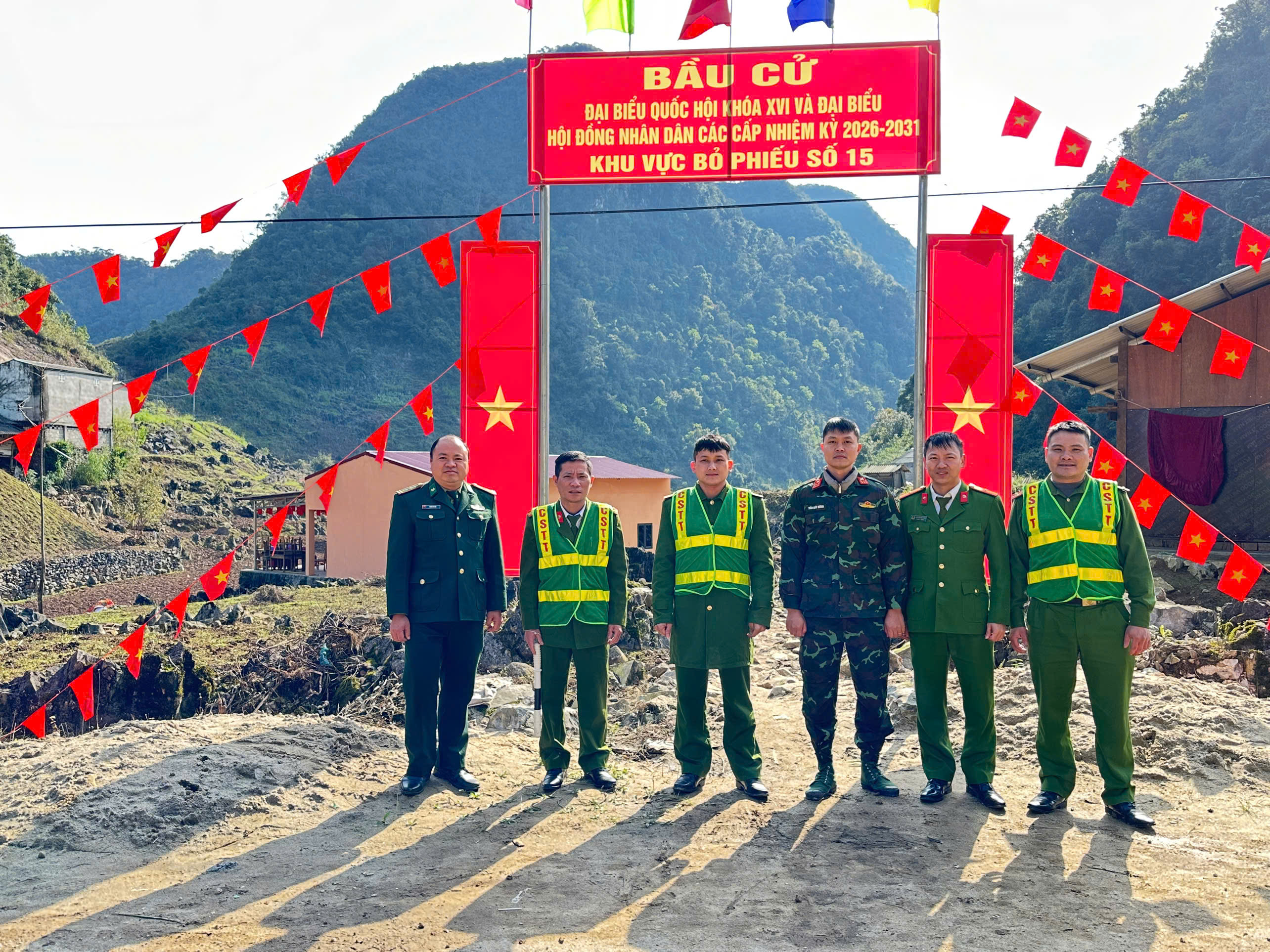 CÔNG AN XÃ CÁN TỶ TĂNG CƯỜNG TUẦN TRA, BẢO ĐẢM ANTT TRONG THỜI GIAN DIỄN RA BẦU CỬ 