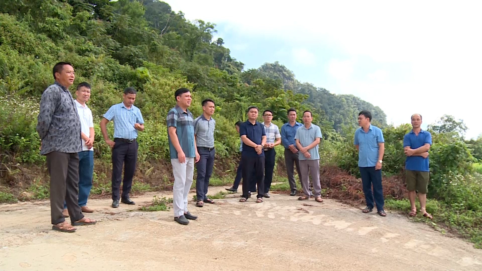 PS Đại hội Đảng bộ x&atilde; Y&ecirc;n Hoa.00_08_11_04.Still006.jpg