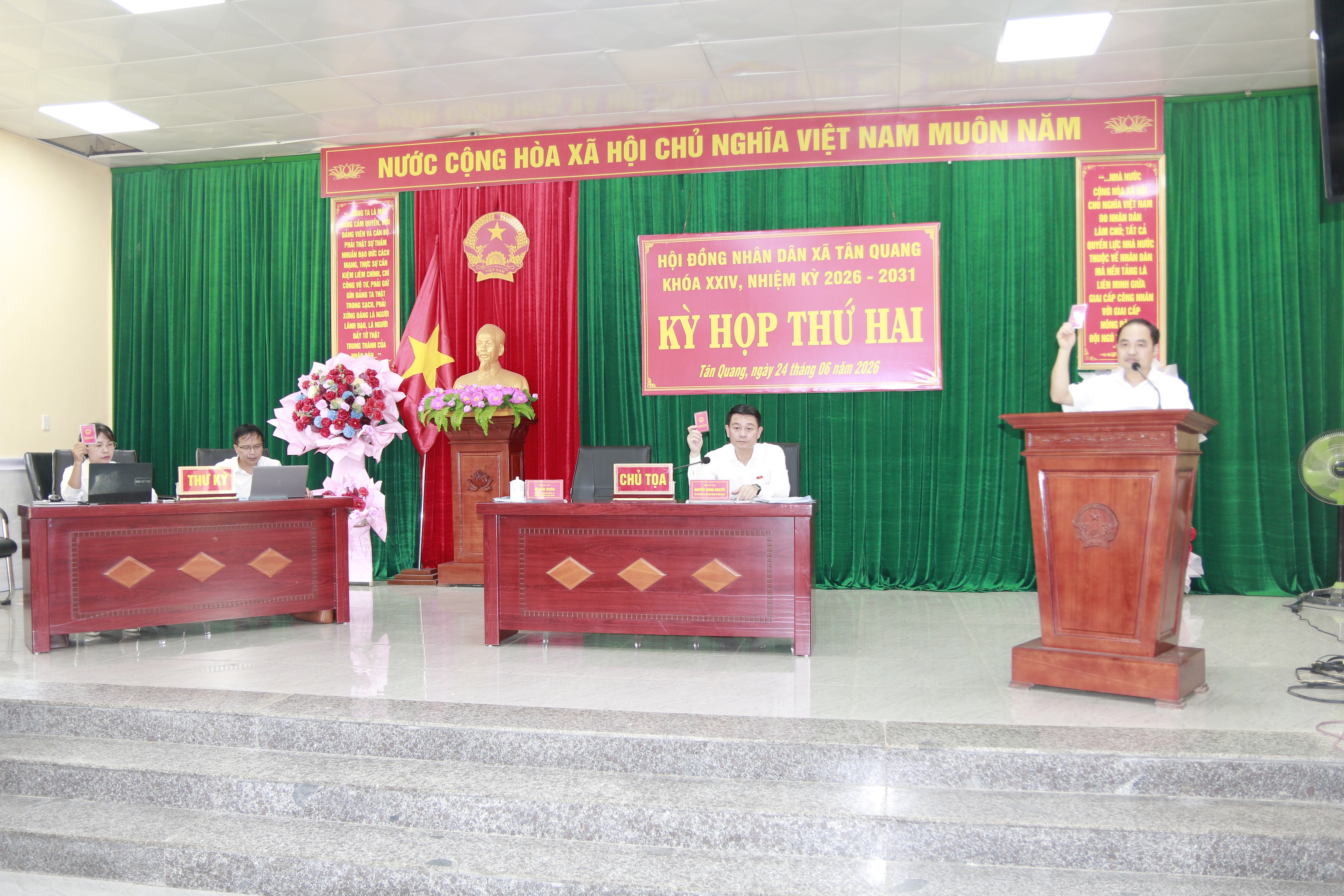 Kỳ họp thứ hai HĐND xã Tân Quang khóa XXIV, nhiệm kỳ 2026-2031
