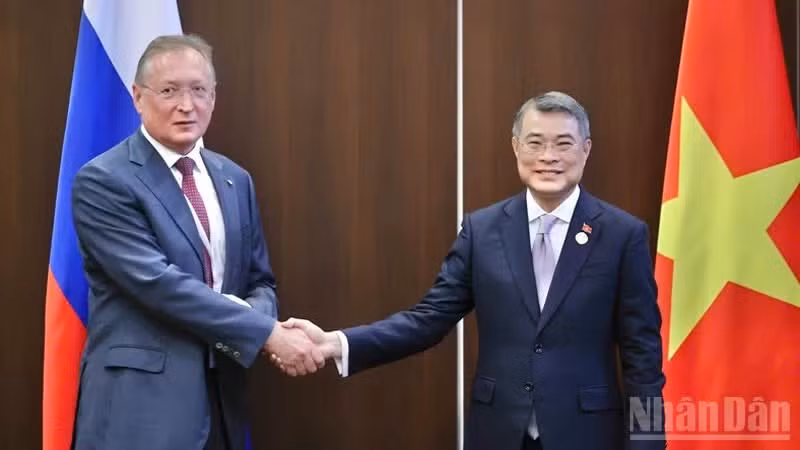Prime Minister meets leaders of major Russian enterprises