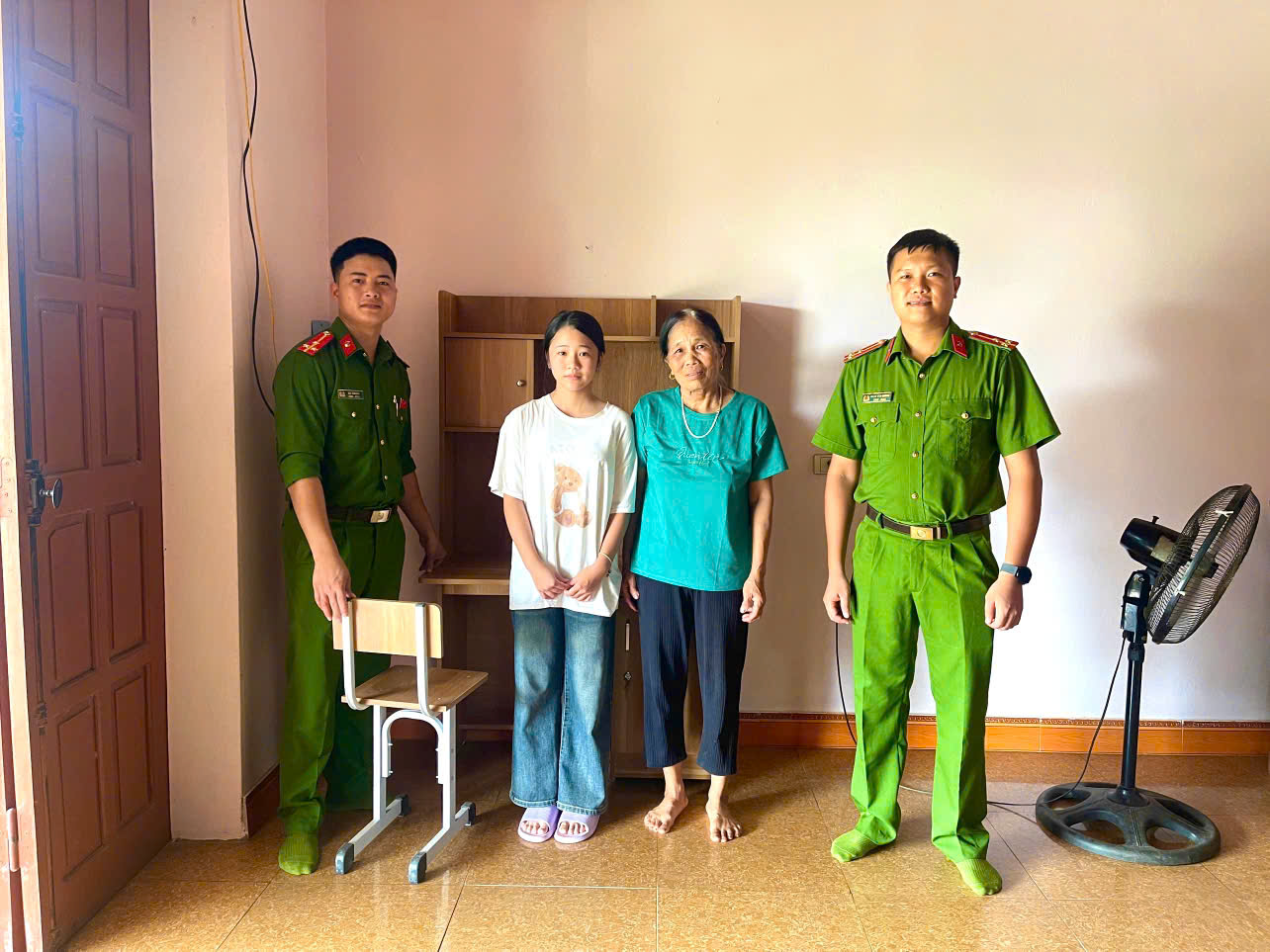 CÔNG AN XÃ YÊN NGUYÊN CÙNG “CON NUÔI CÔNG AN XÃ” VỮNG BƯỚC ĐẾN TRƯỜNG 