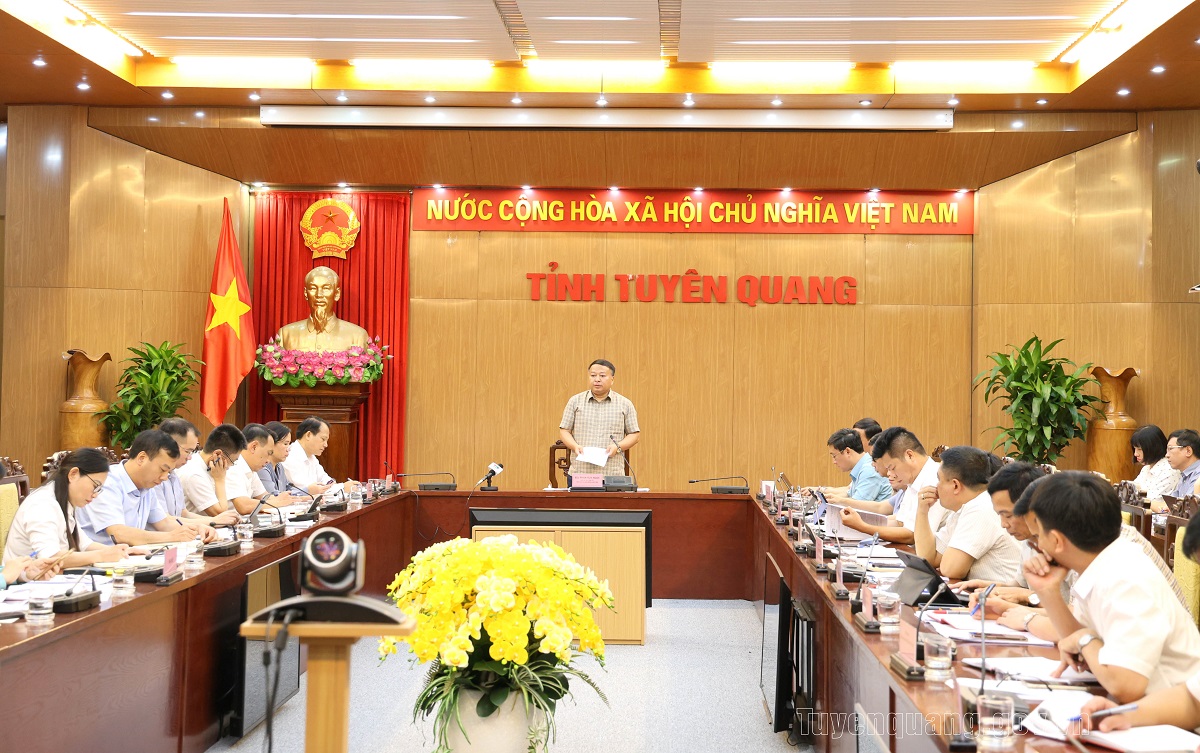 Đồng chí Chủ tịch UBND tỉnh Phan Huy Ngọc làm việc với Sở Tài chính