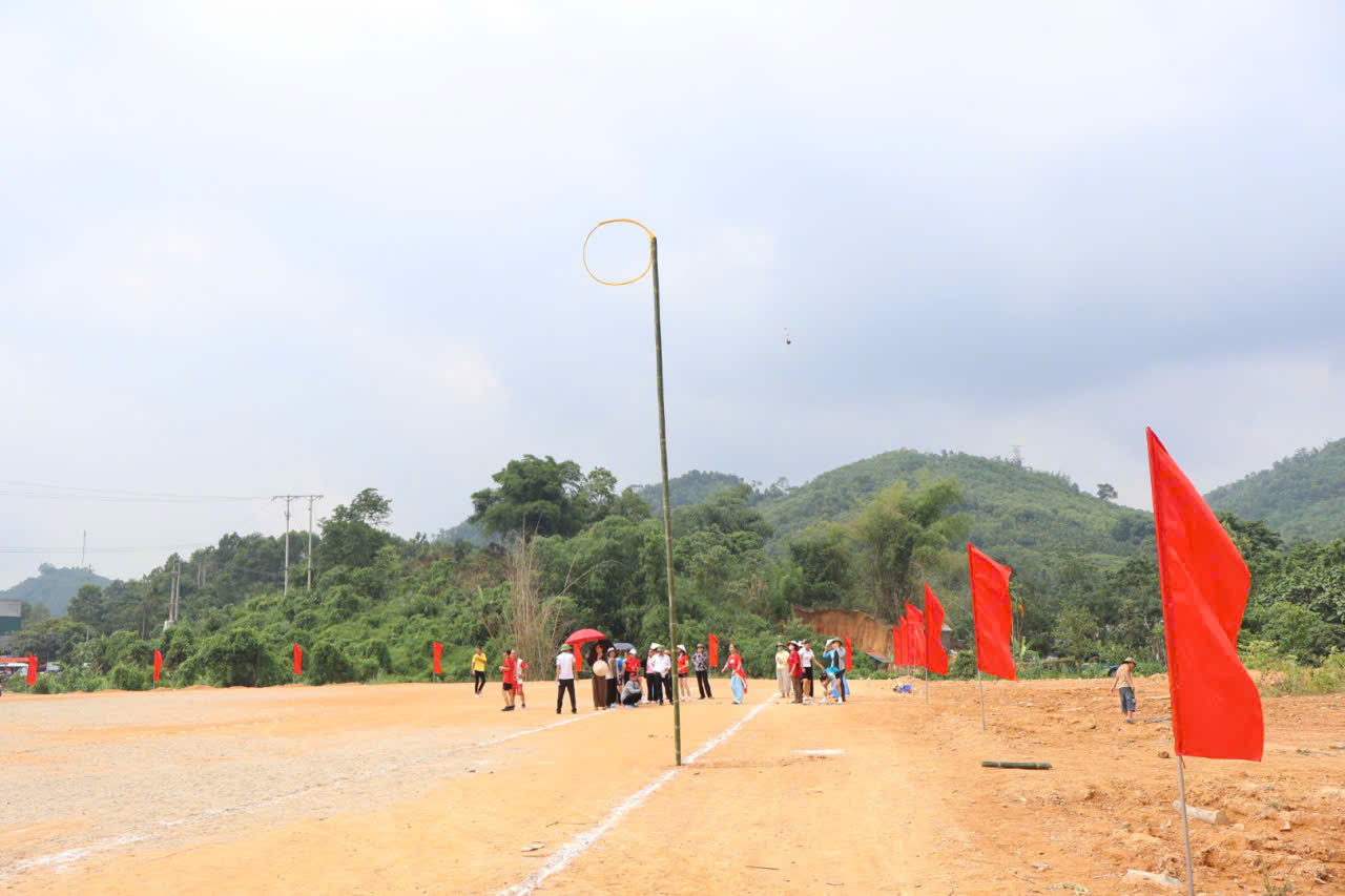 Tung còn.jpg