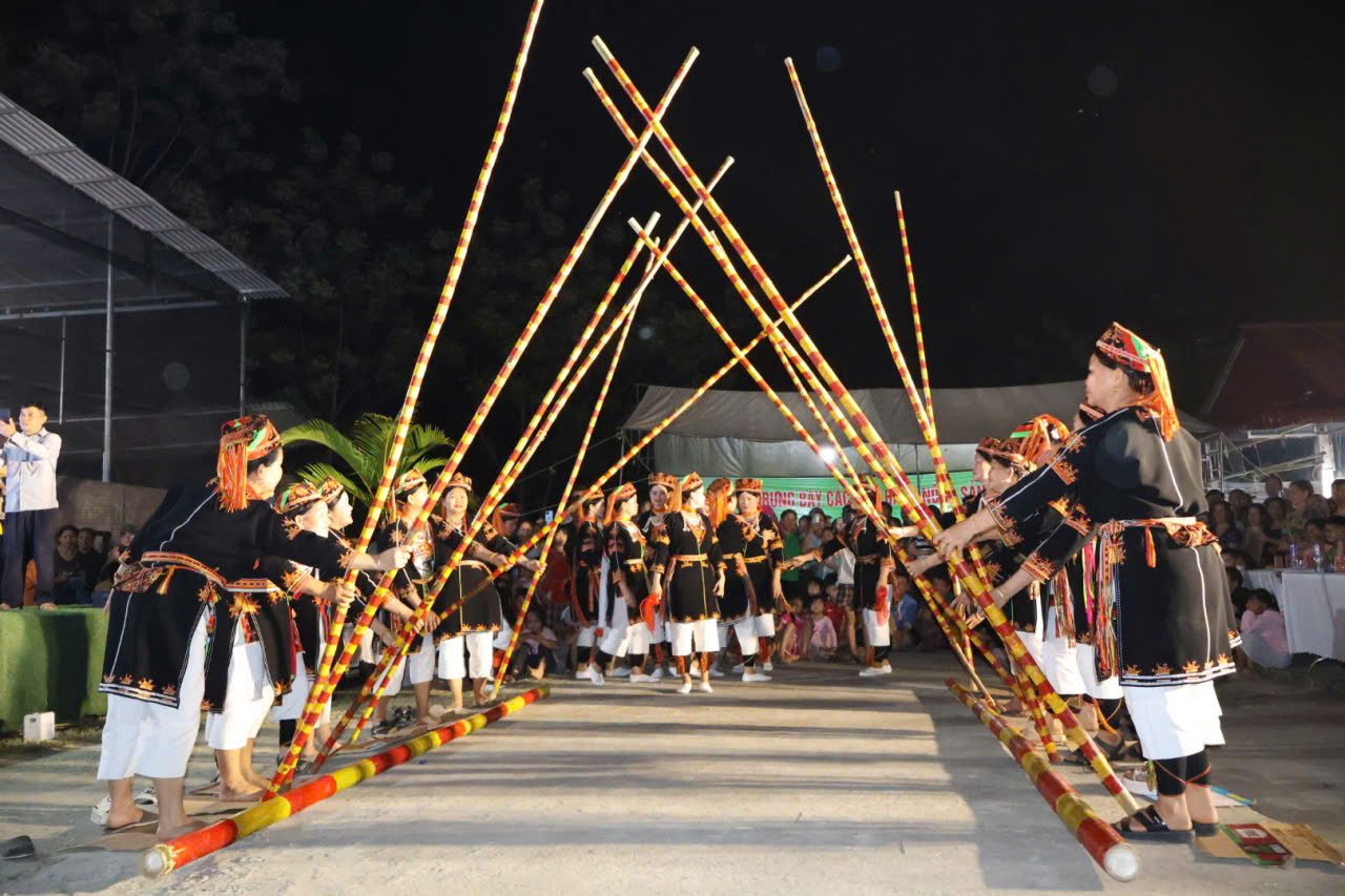 Chợ đ&ecirc;m nh sap.jpg