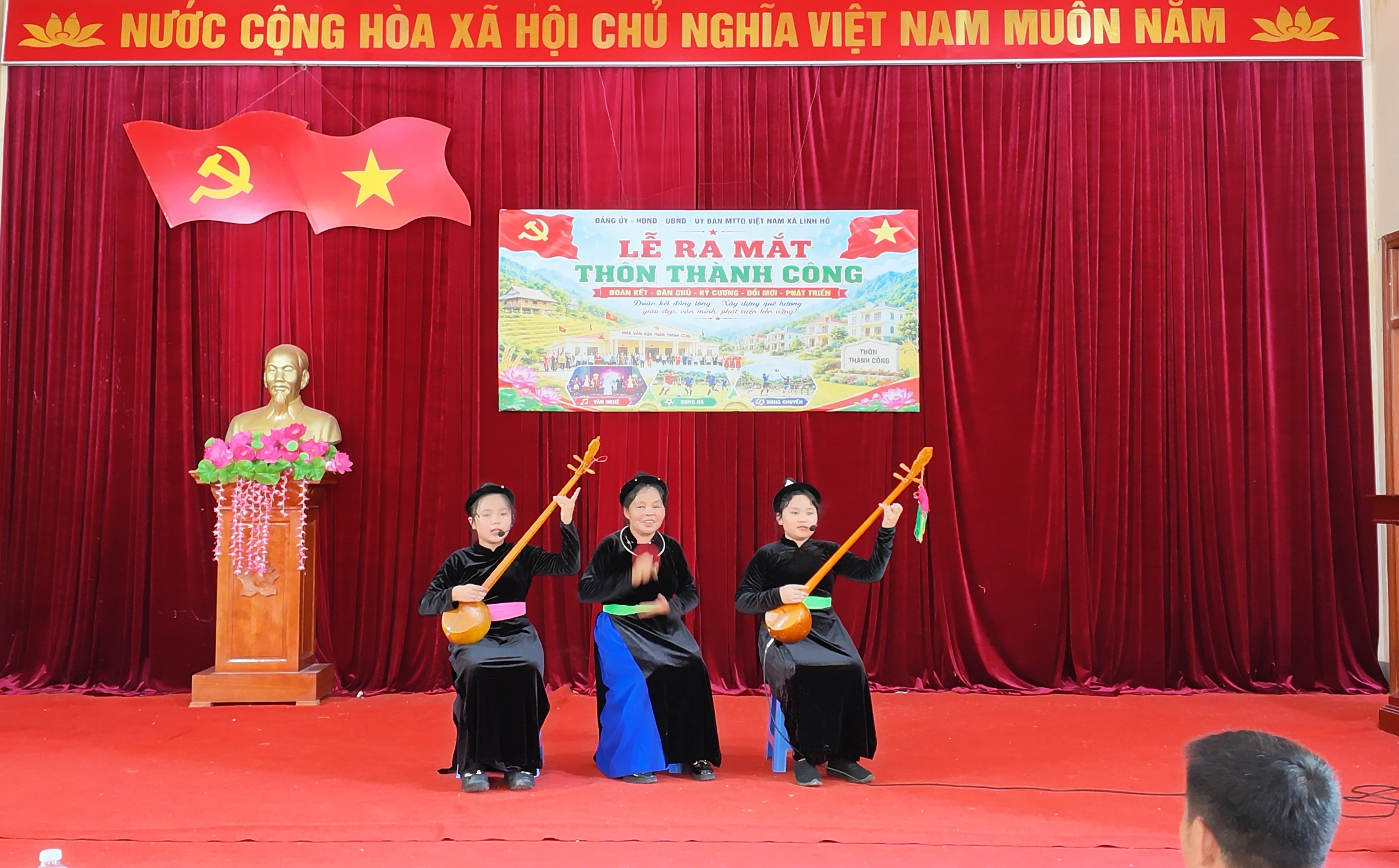 Ra mắt 12.JPG