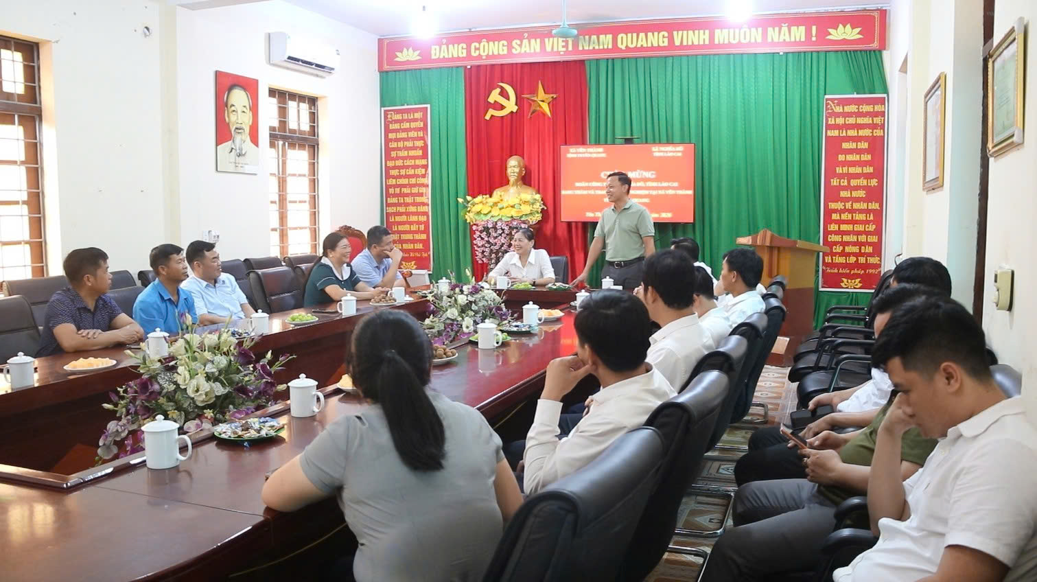 Đoàn công tác xã Nghĩa Đô (Lào Cai) đến thăm, giao lưu với xã Yên Thành (Tuyên Quang)