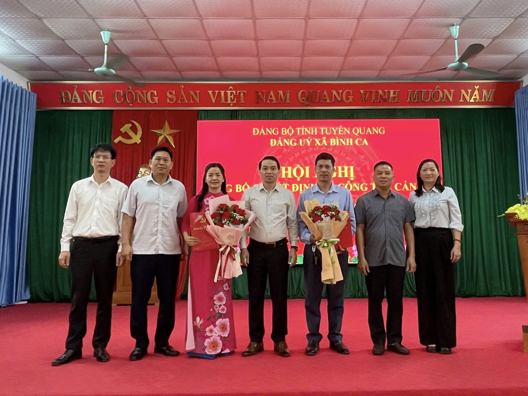 Đảng ủy xã Bình Ca công bố các quyết định điều động công tác cán bộ