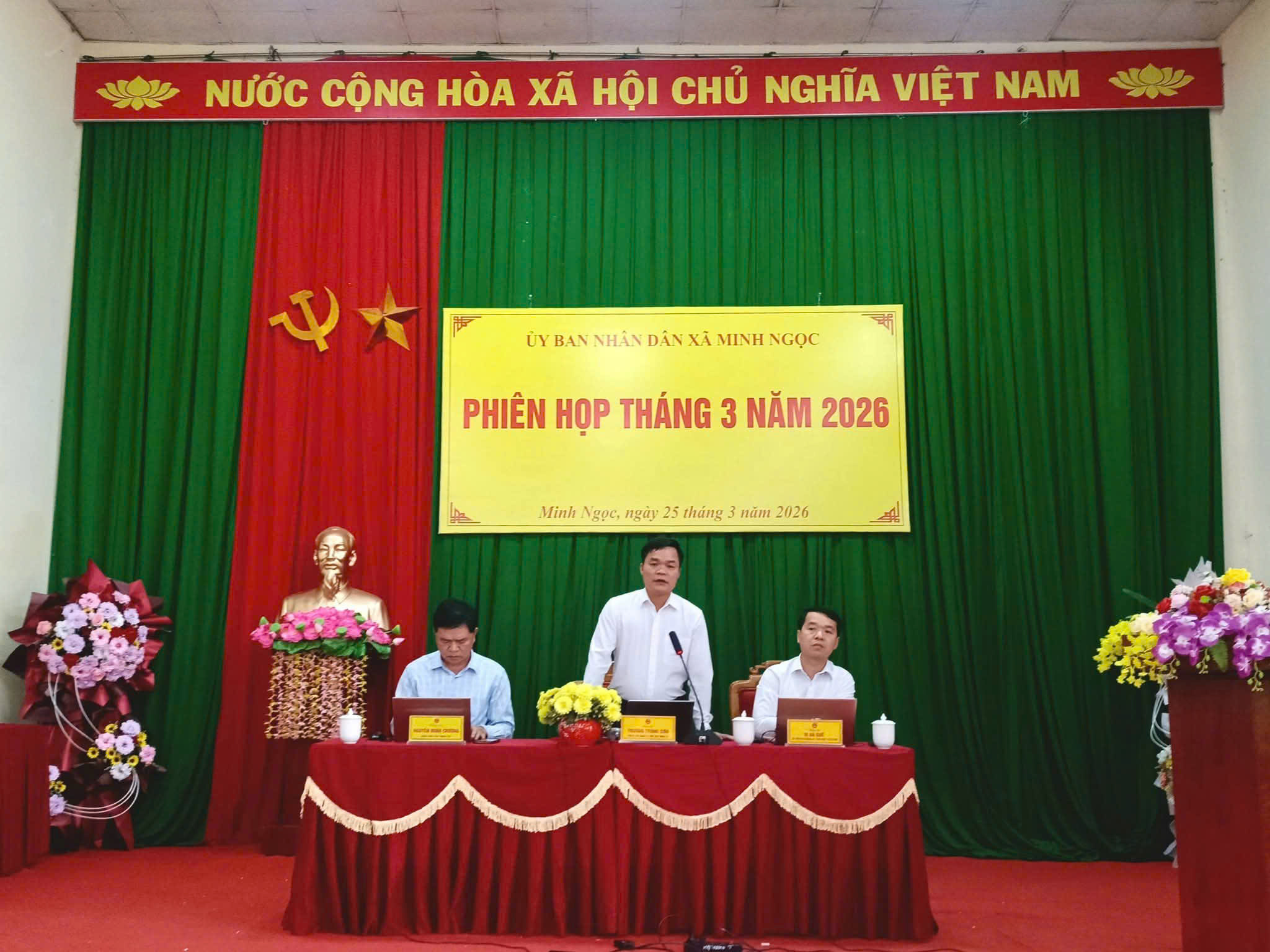 chủ tr&igrave;.jpg