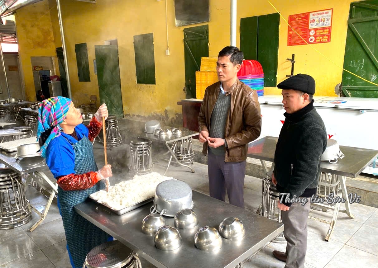 Xã Sơn Vĩ kiểm tra công tác giáo dục tại các trường học