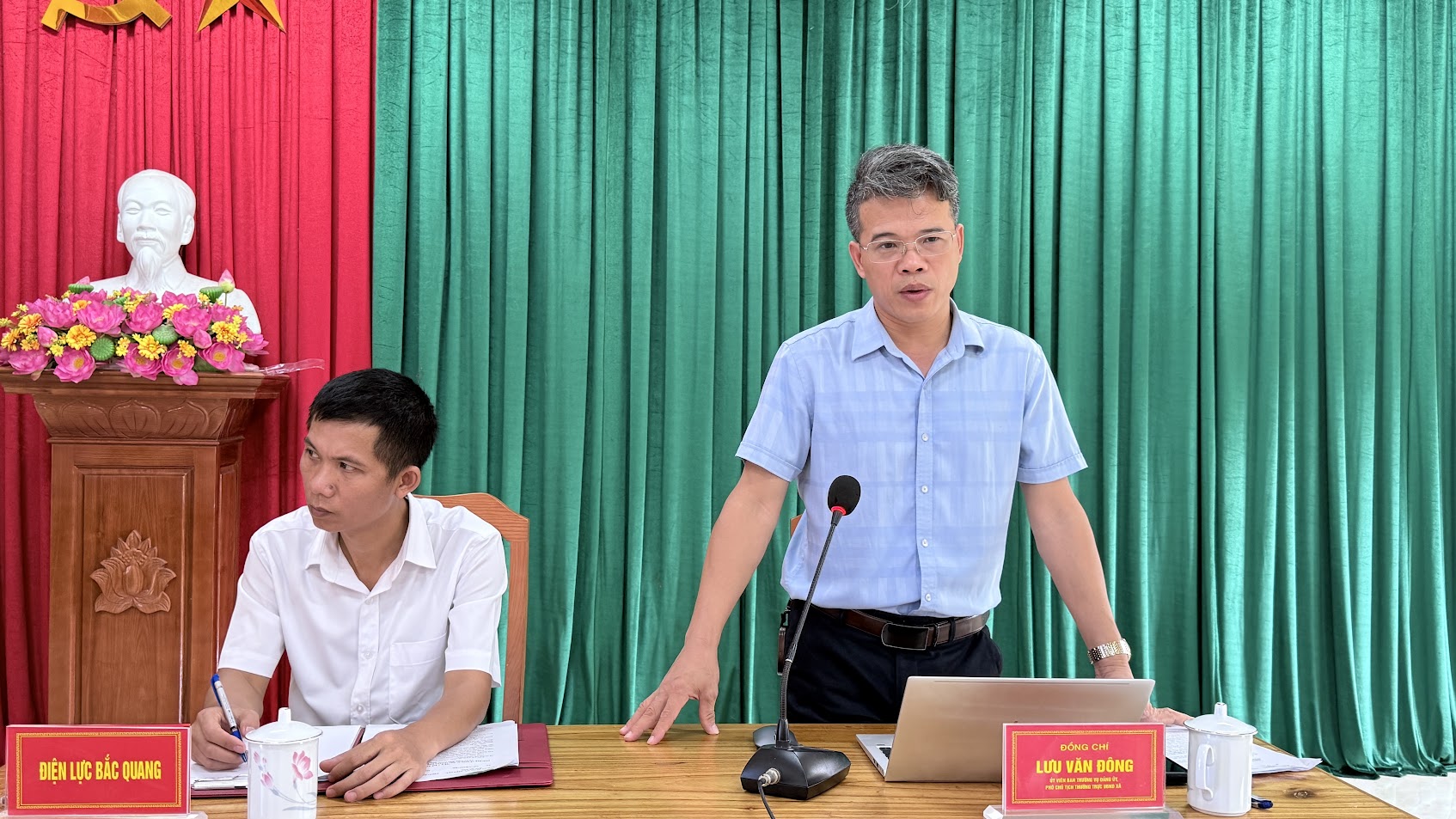 Tân Quang phối hợp với Điện lực Bắc Quang triển khai quy chế phối hợp bảo đảm an toàn hệ thống lưới điện