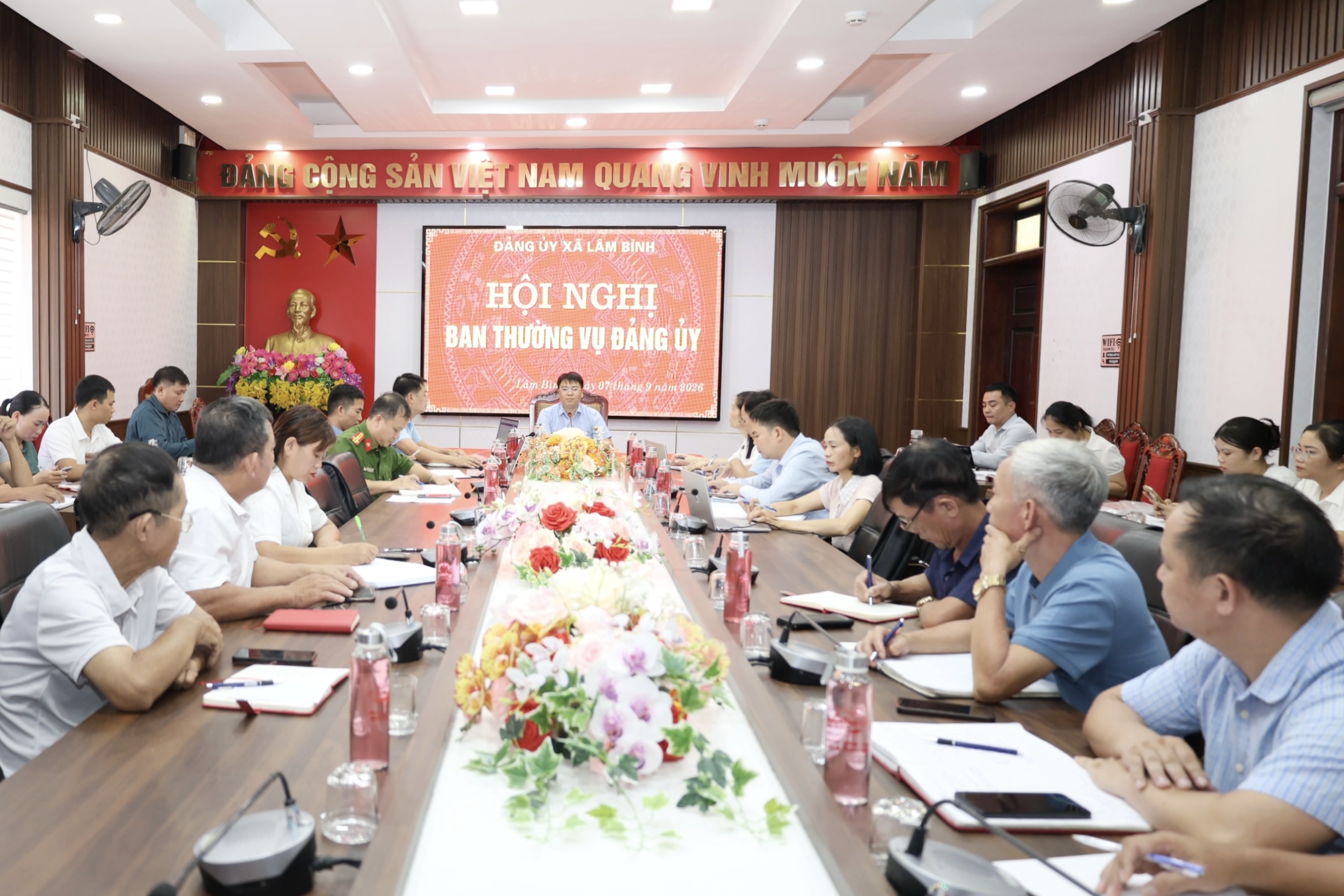 Lâm Bình nghe khó khăn, vướng mắc sau sắp xếp thôn