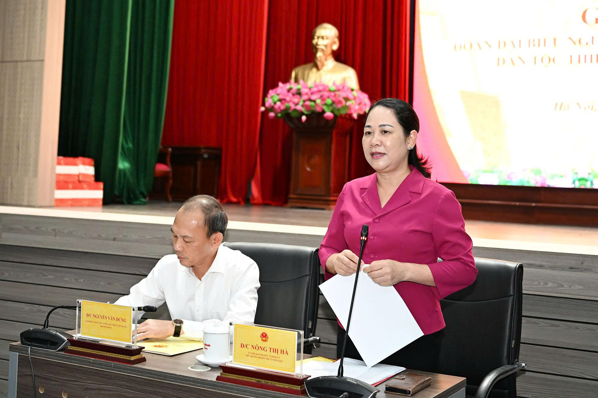Lãnh đạo Bộ Dân tộc và Tôn giáo gặp mặt Đoàn đại biểu người có uy tín tiêu biểu tỉnh Tuyên Quang