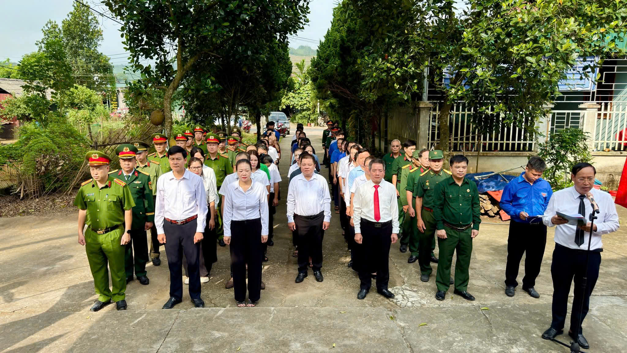 CÔNG AN XÃ YÊN PHÚ THÀNH KÍNH DÂNG HƯƠNG TƯỞNG NIỆM CÁC ANH HÙNG LIỆT SĨ