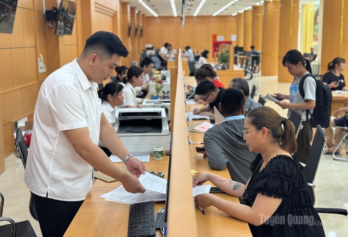 Quyết tâm kiến tạo chính quyền phục vụ Trung tâm Phục vụ hành chính công