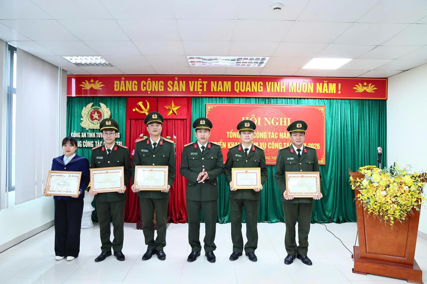 ĐỔI MỚI, NÂNG CAO CHẤT LƯỢNG CÔNG TÁC CHÍNH TRỊ, ĐÁP ỨNG YÊU CẦU NHIỆM VỤ TRONG GIAI ĐOẠN MỚI