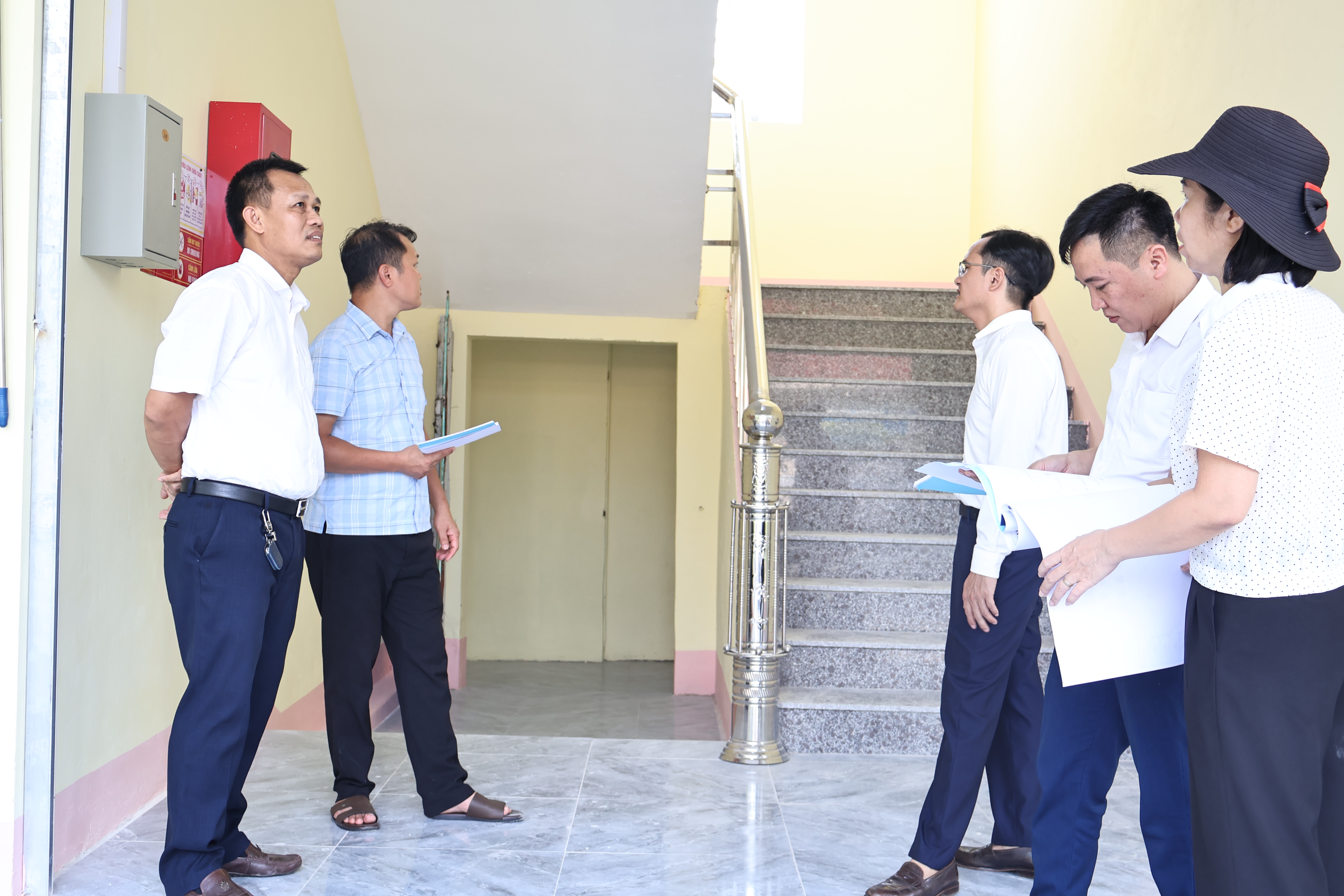 S Thiện ktra THCS VTuy.JPG