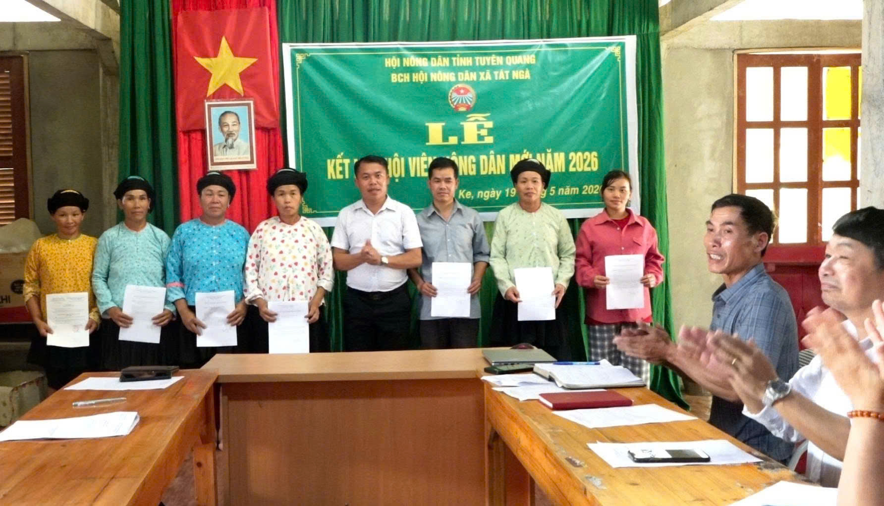 Hội Nông dân xã Tát Ngà tổ chức lễ kết nạp hội viên mới năm 2026