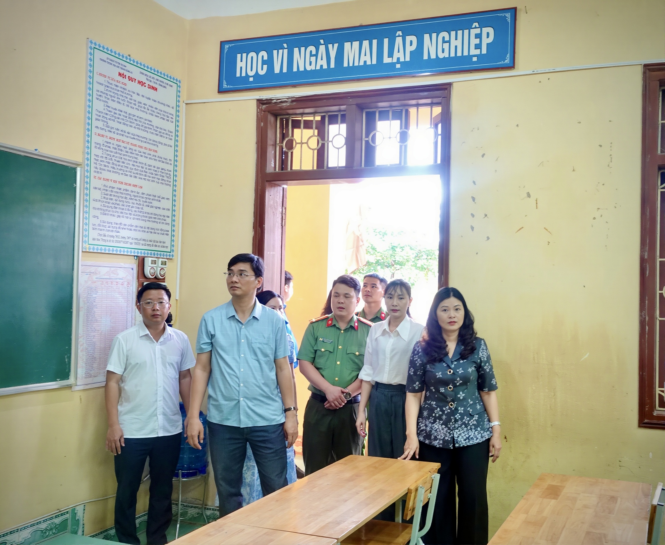 PHÓ CHỦ TỊCH UBND TỈNH VƯƠNG NGỌC HÀ KIỂM TRA CÔNG TÁC CHUẨN BỊ KỲ THI TỐT NGHIỆP THPT NĂM 2026 TẠI PHƯỜNG BÌNH THUẬN