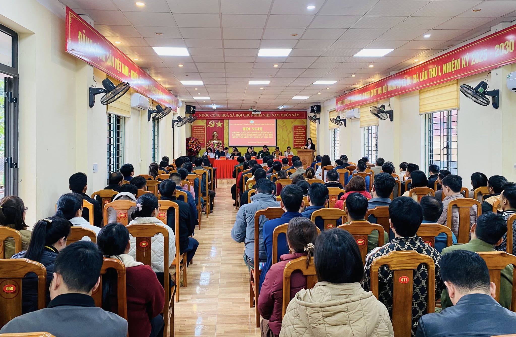 HỘI NGHỊ TIẾP XÚC GIỮA CỬ TRI XÃ DU GIÀ VỚI NGƯỜI ỨNG CỬ ĐẠI BIỂU QUỐC HỘI KHOÁ XVI VÀ ĐẠI BIỂU HĐND TỈNH KHOÁ XX, NHIỆM KỲ 2026- 2031