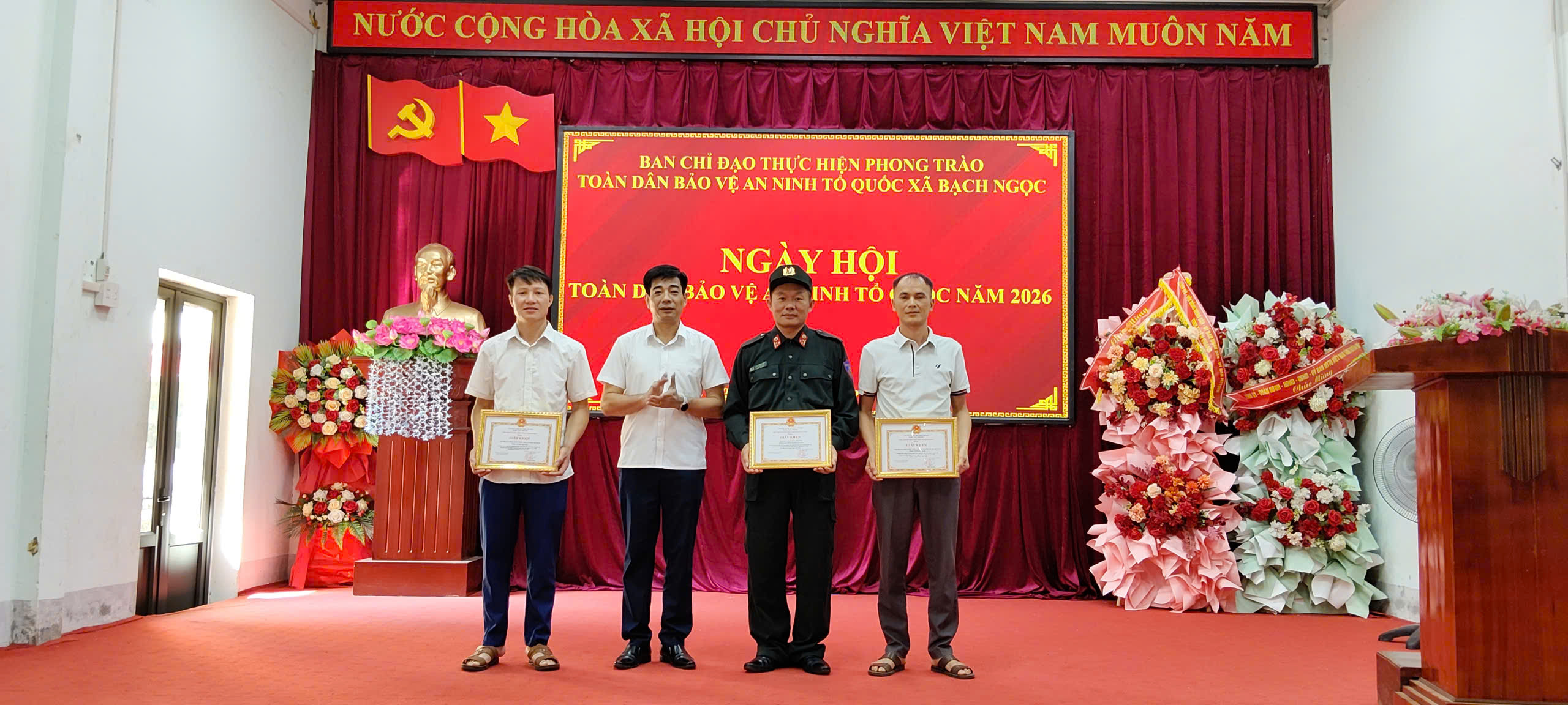 PHÒNG CẢNH SÁT CƠ ĐỘNG CÔNG AN TỈNH TUYÊN QUANG THAM GIA NGÀY HỘI TOÀN DÂN BẢO VỆ AN NINH TỔ QUỐC TẠI XÃ BẠCH NGỌC