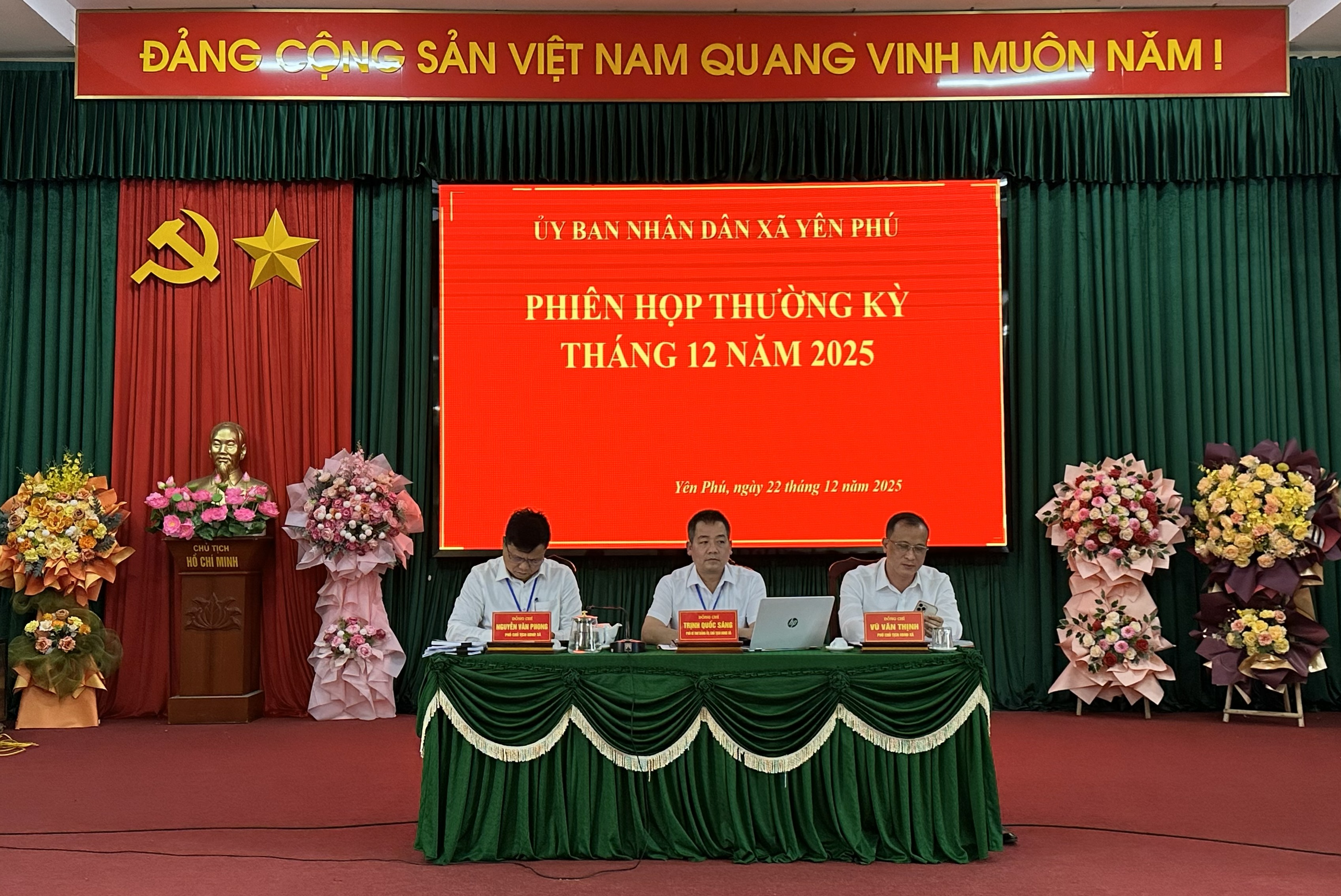 UỶ BAN NHÂN DÂN XÃ YÊN PHÚ TỔ CHỨC PHIÊN HỌP THƯỜNG KỲ THÁNG 12 NĂM 2025