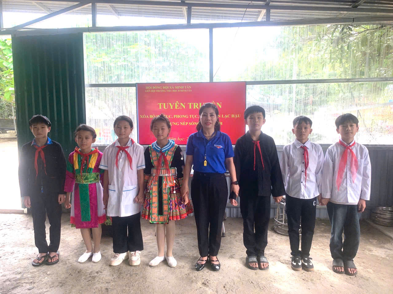 LIÊN ĐỘI TRƯỜNG TIỂU HỌC B MINH TÂN TUYÊN TRUYỀN   XÓA BỎ HỦ TỤC LẠC HẬU – XÂY DỰNG NẾP SỐNG VĂN MINH