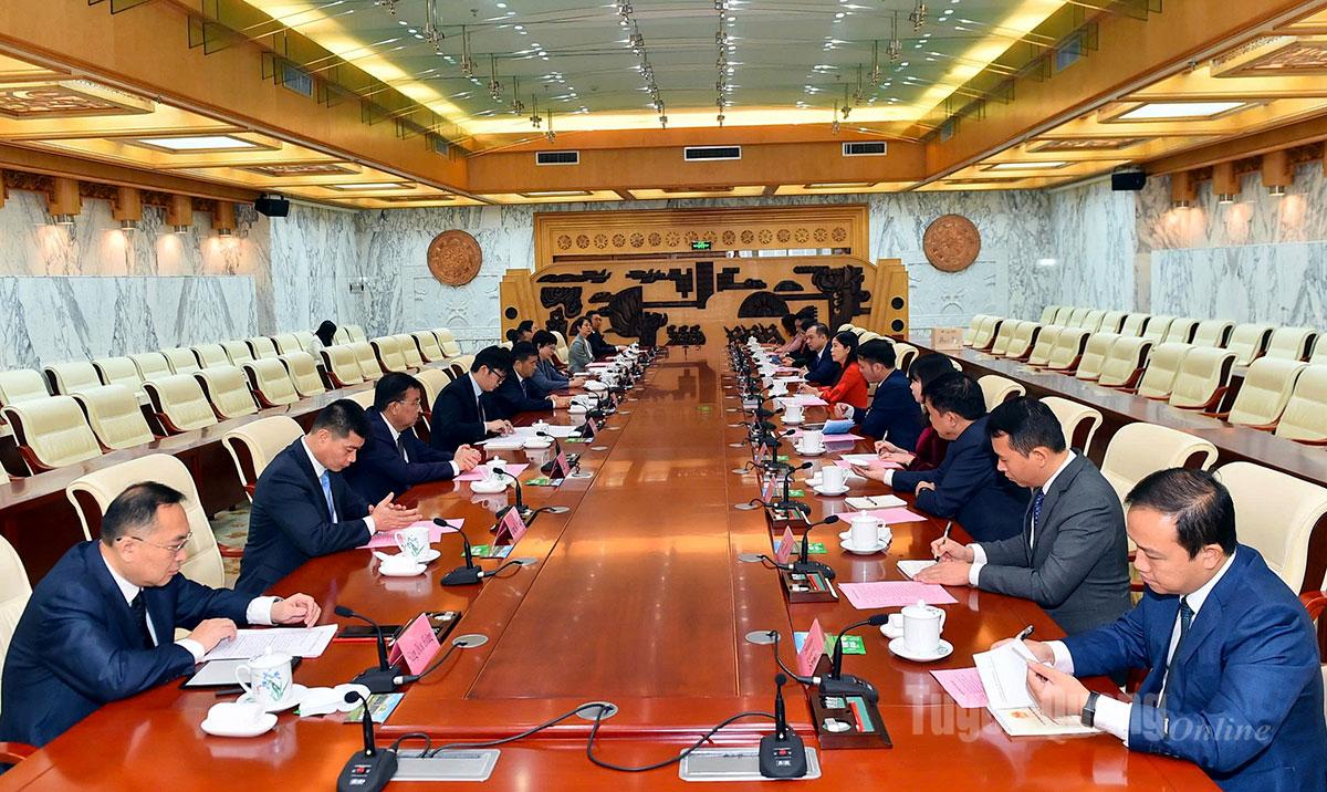Meeting between the Delegation of the Tuyen Quang Provincial People’s Council and the Delegation of the People’s Congress of the Guangxi Zhuang Autonomous Region