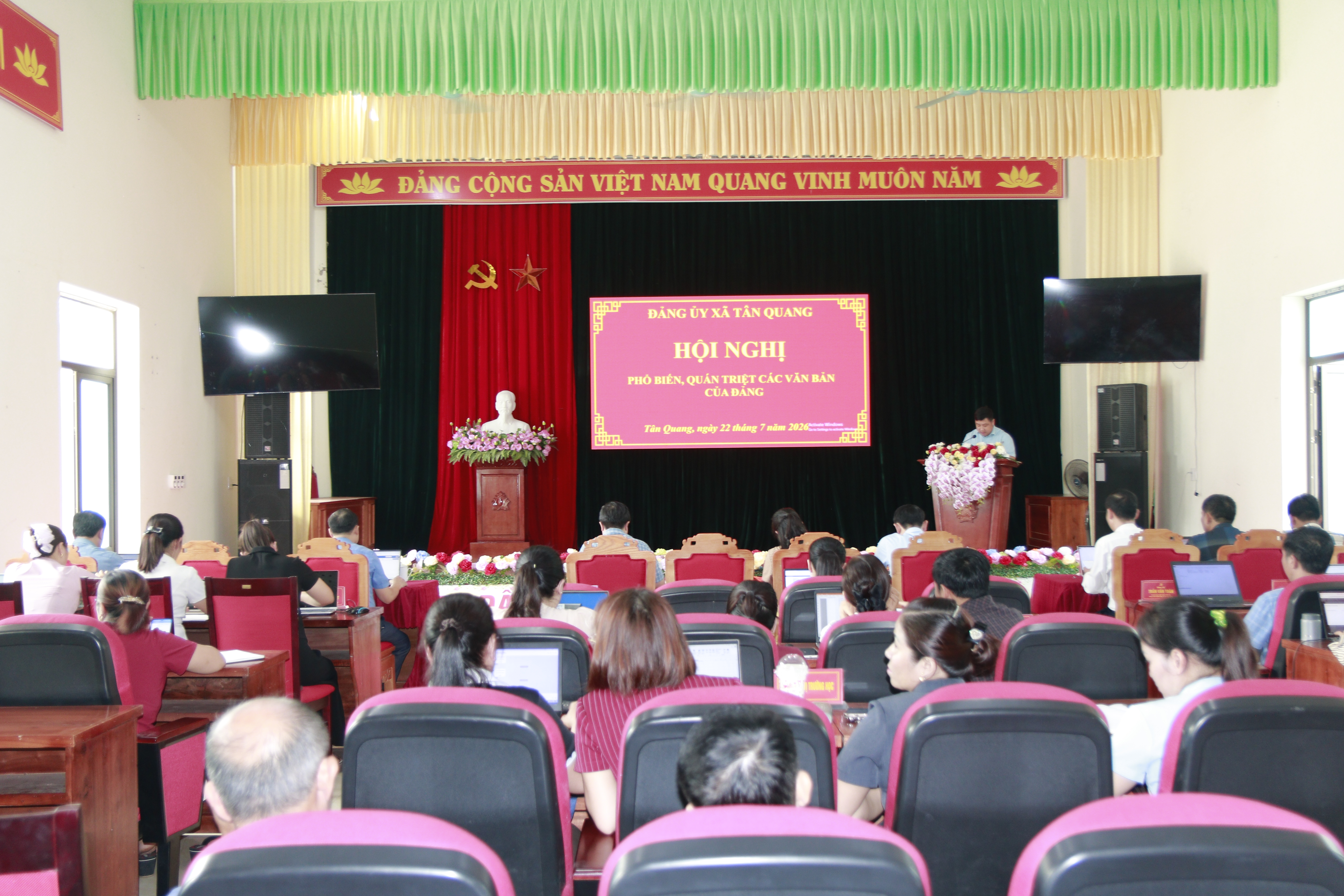 Đảng ủy xã Tân Quang tổ chức Hội nghị phổ biến, quán triệt các văn bản của Đảng