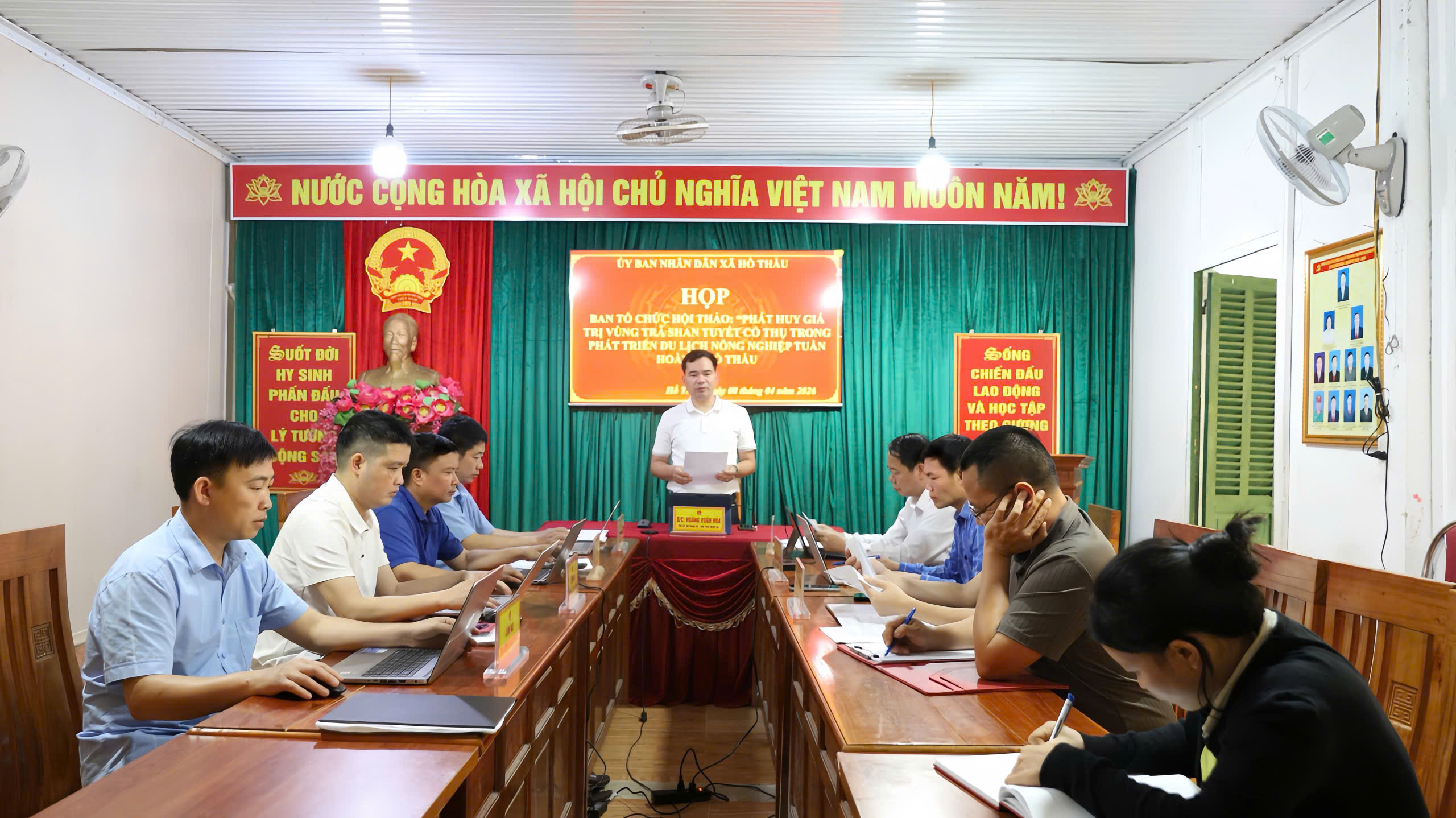 Hồ Thầu họp chuẩn bị tổ chức Hội thảo: Phát huy giá trị Trà Shan Tuyết cổ trong phát triển du lịch nông nghiệp tuần hoàn.