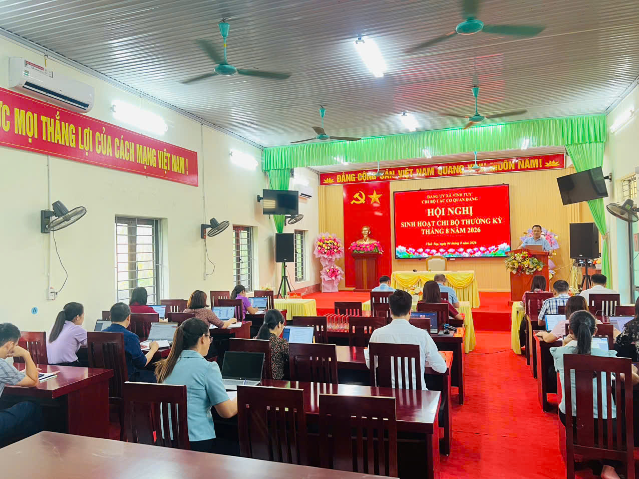 Sinh hoạt chi bộ các cơ quan đảng tháng 7..jpg