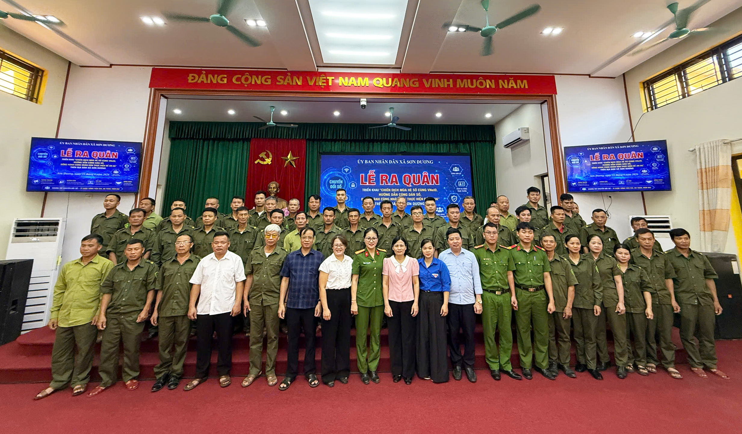 Xã Sơn Dương ra quân “Chiến dịch mùa hè số cùng VNeID”, đồng hành cùng nhân dân thực hiện Đề án 06
