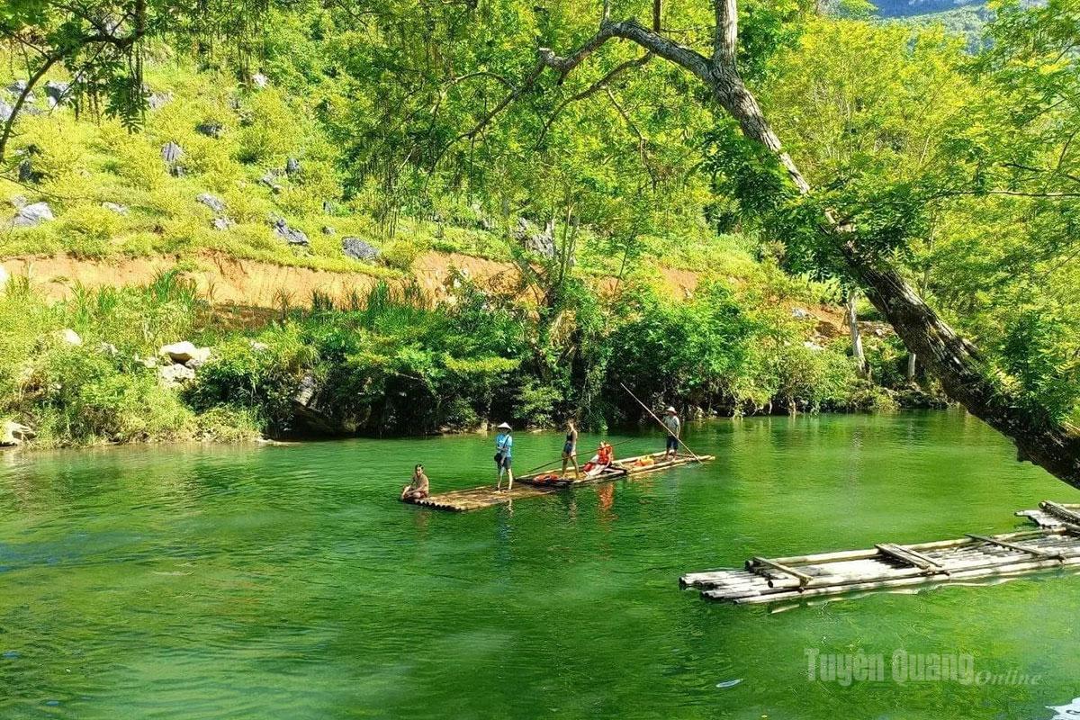 Giữ văn hóa, khơi nguồn du lịch