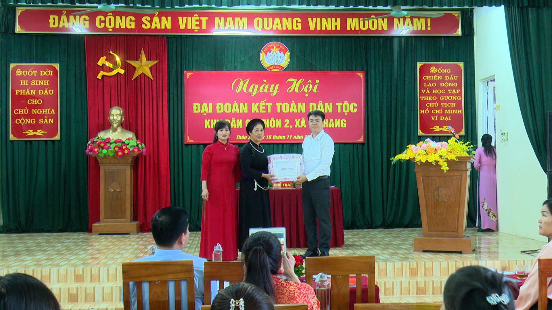 Thôn 2, xã Nà Hang tổ chức Ngày hội Đại đoàn kết toàn dân tộc năm 2025