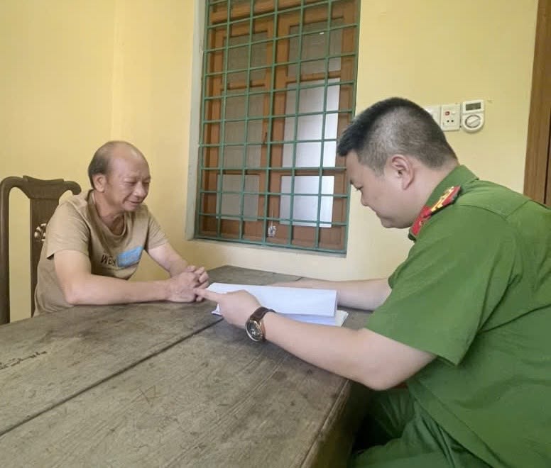 BẮT ĐỐI TƯỢNG TRUY NÃ QUỐC TẾ SAU 5 NĂM LẨN TRỐN RA NƯỚC NGOÀI
