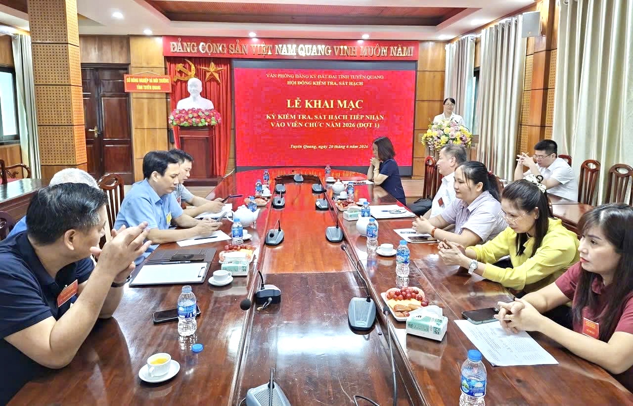 Văn phòng Đăng ký đất đai tổ chức khai mạc kỳ kiểm tra, sát hạch tiếp nhận viên chức năm 2026 (đợt 1)