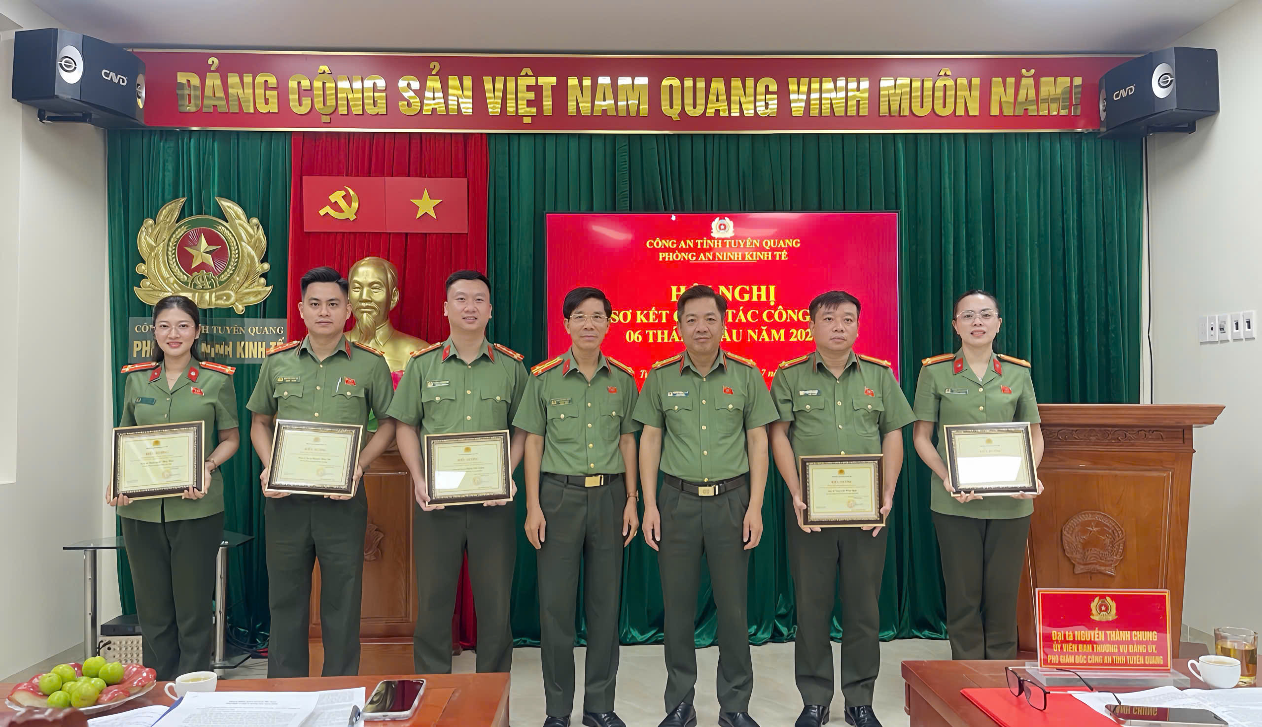 LÃNH ĐẠO CÔNG AN TỈNH DỰ HỘI NGHỊ SƠ KẾT CÔNG TÁC CÔNG AN VÀ ĐÁNH GIÁ KẾT QUẢ THỰC HIỆN PHONG TRÀO THI ĐUA "BA NHẤT" 6 THÁNG ĐẦU NĂM 2026 TẠI PHÒNG AN NINH KINH TẾ