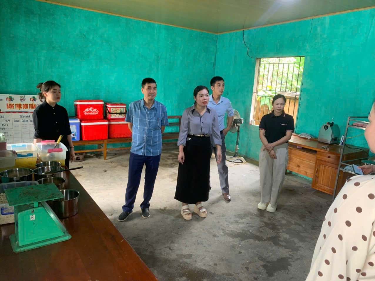 CÔNG AN XÃ HÙNG AN TUYÊN TRUYỀN VỆ SINH AN TOÀN THỰC PHẨM TẠI CÁC TRƯỜNG HỌC TRÊN ĐỊA BÀN CẤP XÃ