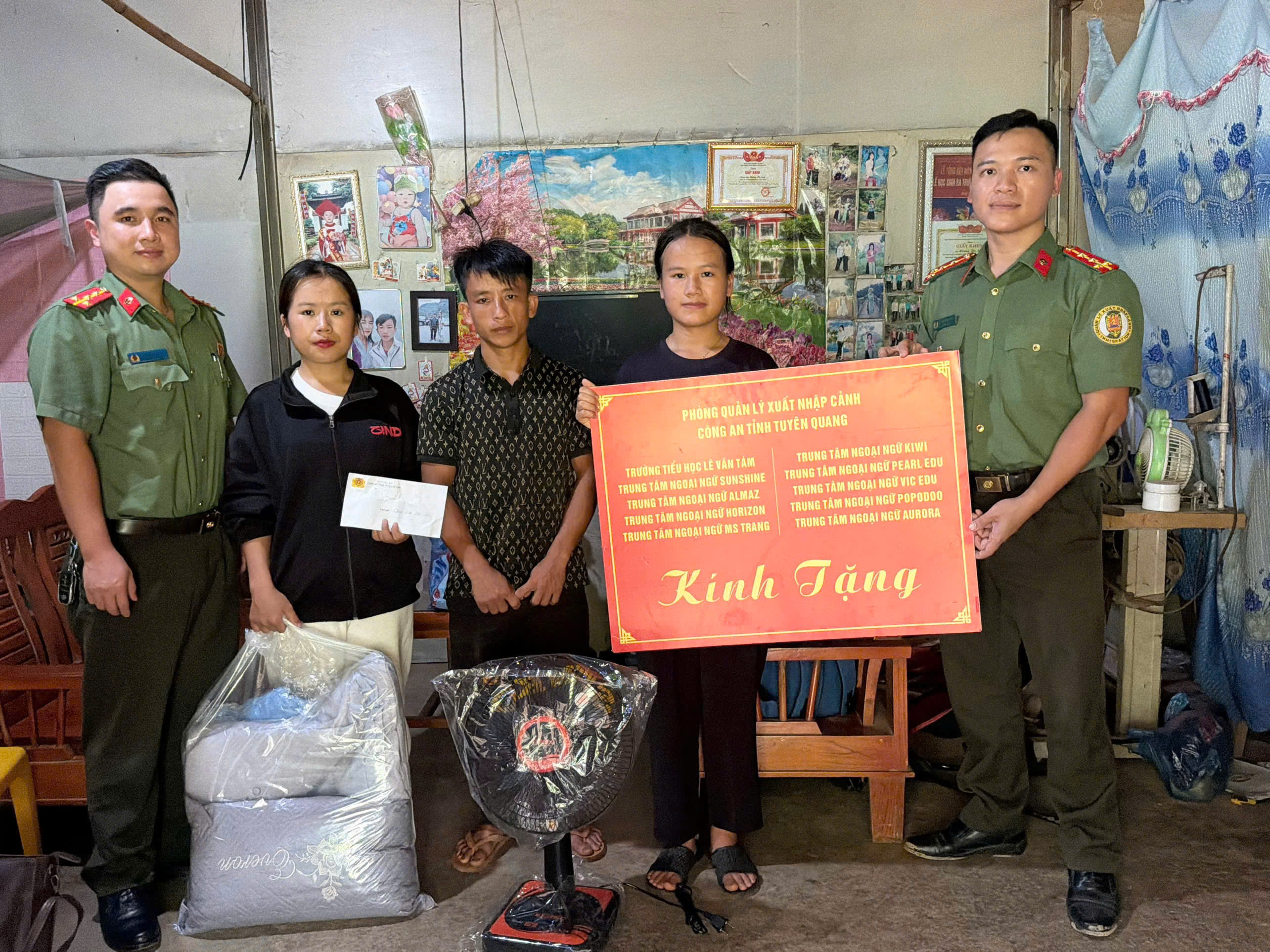 ĐỒNG HÀNH VIẾT TIẾP GIẤC MƠ CHO EM HỌC SINH NGHÈO VƯỢT KHÓ