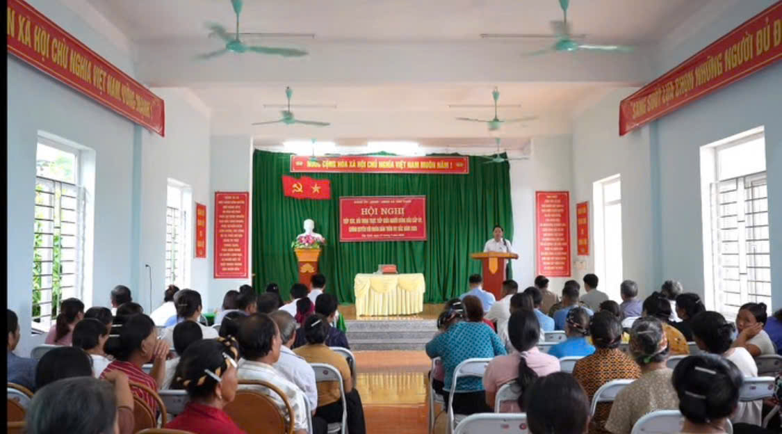 ĐỒNG CHÍ BÍ THƯ ĐẢNG ỦY XÃ TÂN TRỊNH TIẾP XÚC, ĐỐI THOẠI TRỰC TIẾP VỚI NHÂN DÂN THÔN MY BẮC NĂM 2026