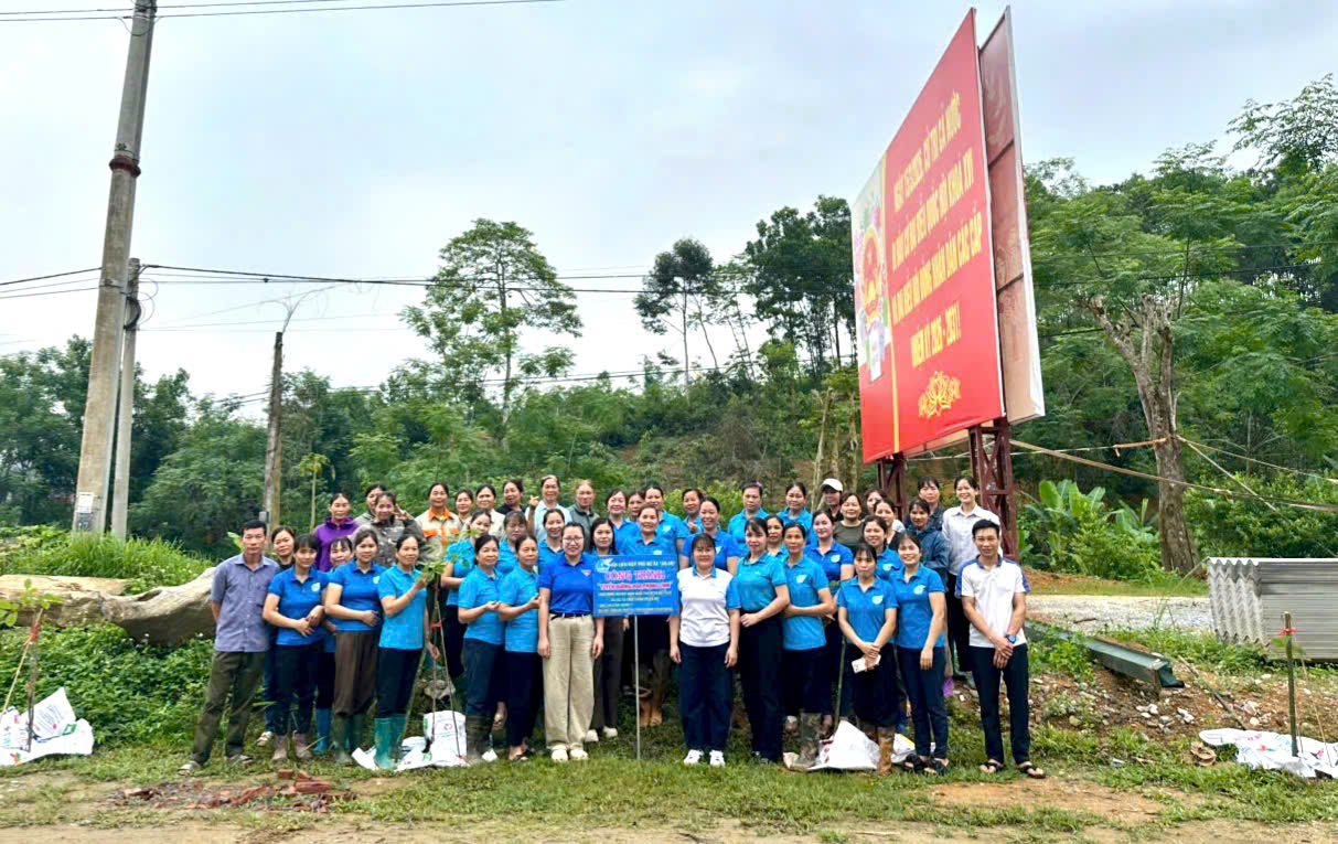 HỘI LHPN XÃ TÂN AN TỔ CHỨC CÁC HOẠT ĐỘNG HƯỞNG ỨNG ĐỢT THI ĐUA CAO ĐIỂM CHÀO MỪNG ĐẠI HỘI ĐẠI BIỂU MTTQ VIỆT NAM, CÁC TỔ CHỨC CHÍNH TRỊ - XÃ HỘI